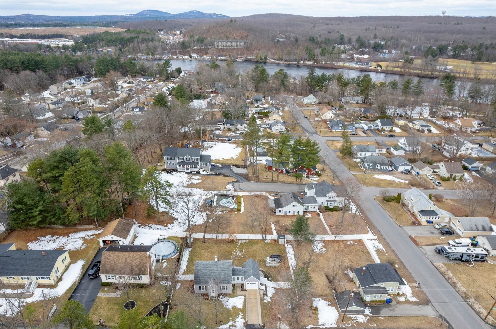 34 Exchange Ave, Manchester NH  03104-1530 exterior