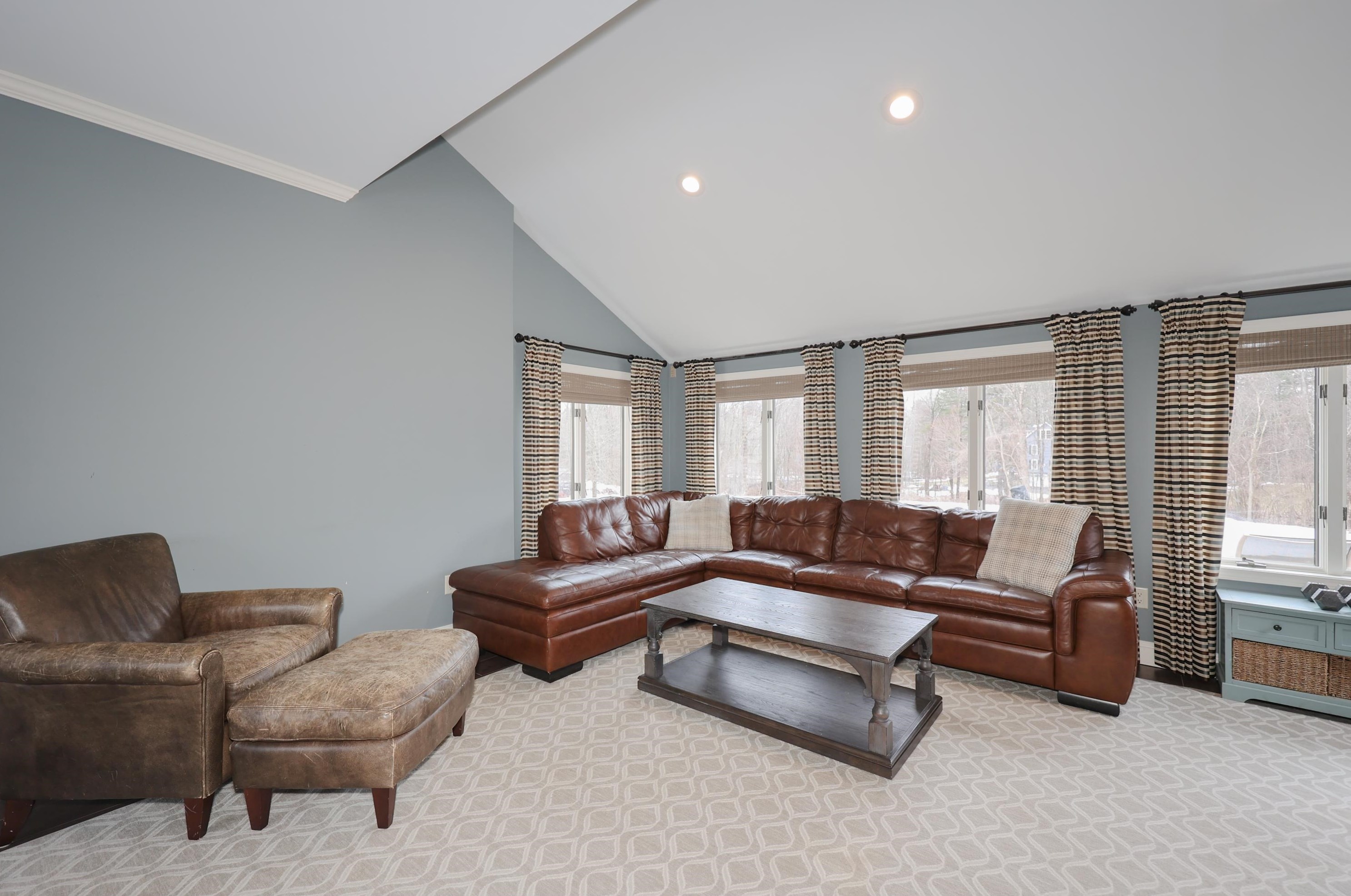 149 Londonderry Rd, Windham NH  03087-1116 exterior