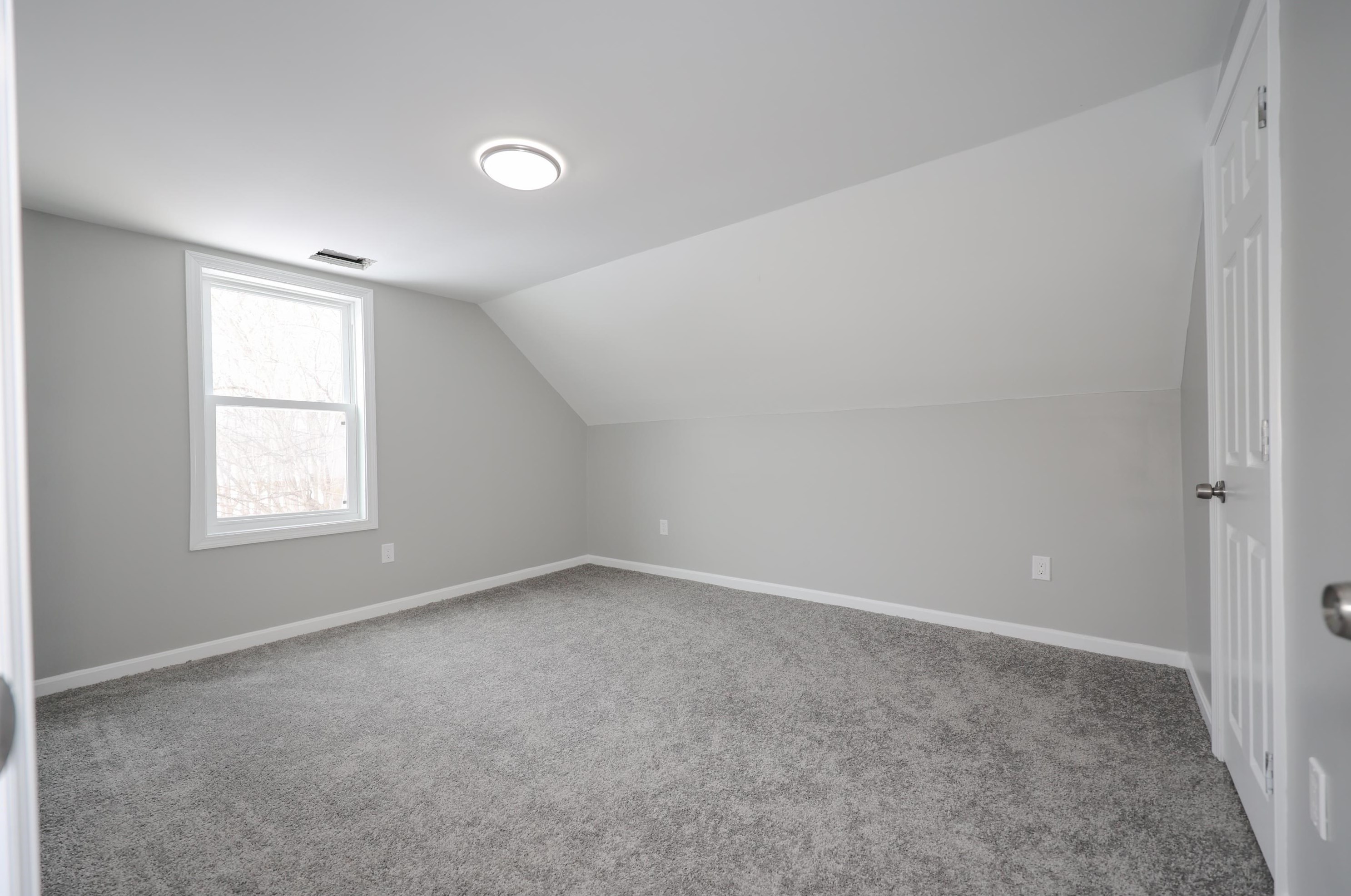 54 Abbott St, Nashua NH  03064-2103 exterior