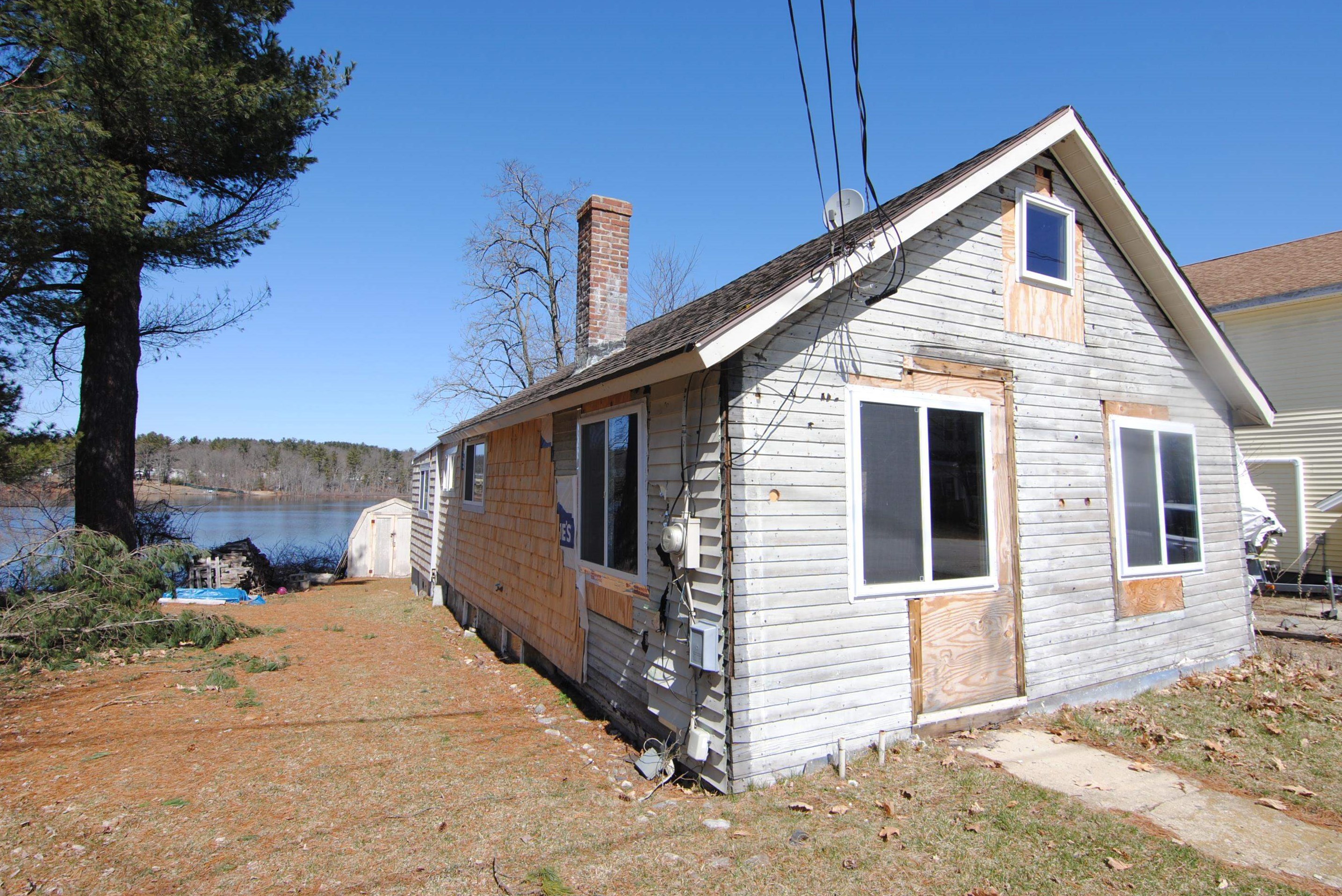 7 Iris Path, Hudson NH  03051-3822 exterior