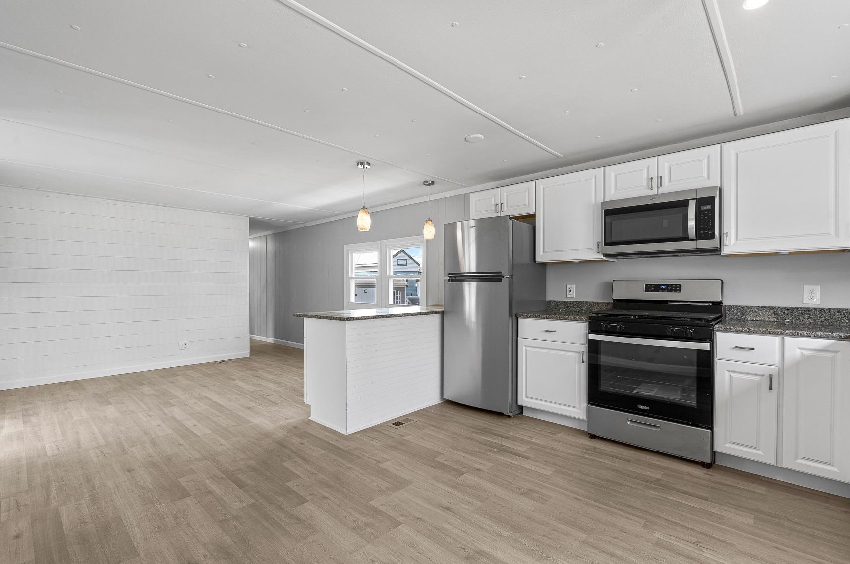 11 Clayton Ave, Rochester NH  03867-4847 exterior