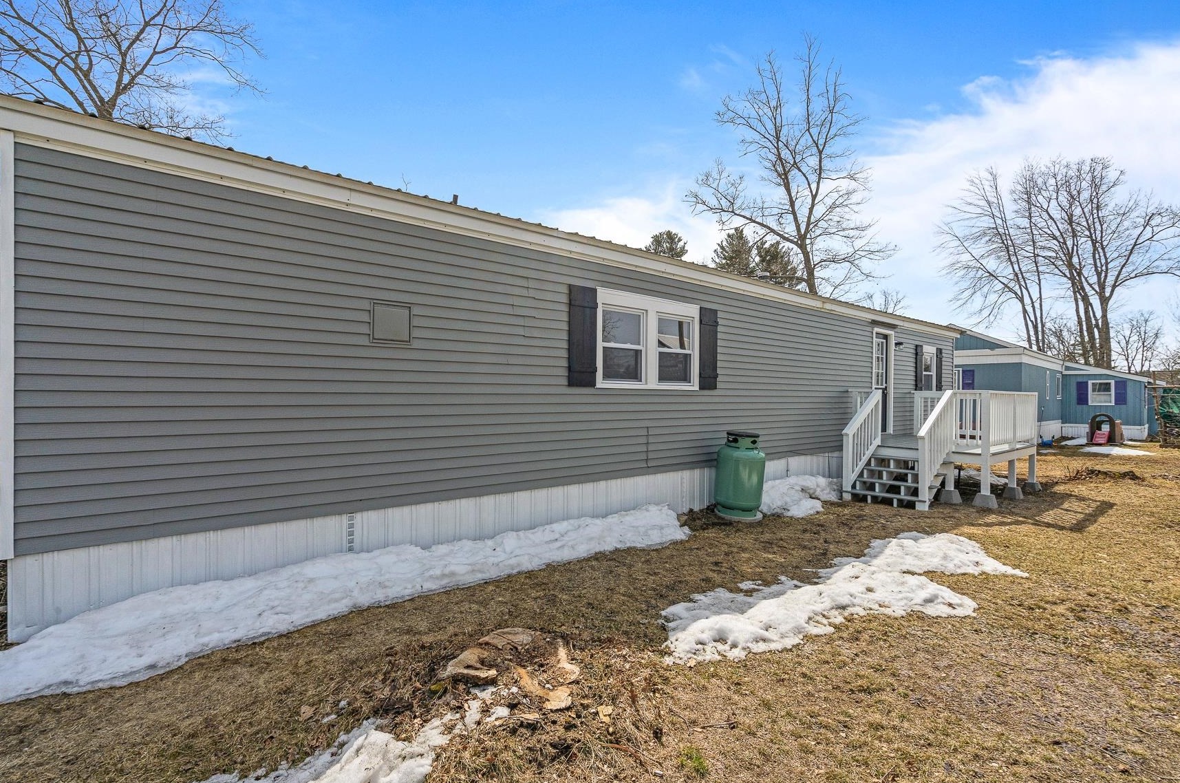 11 Clayton Ave, Rochester NH  03867-4847 exterior