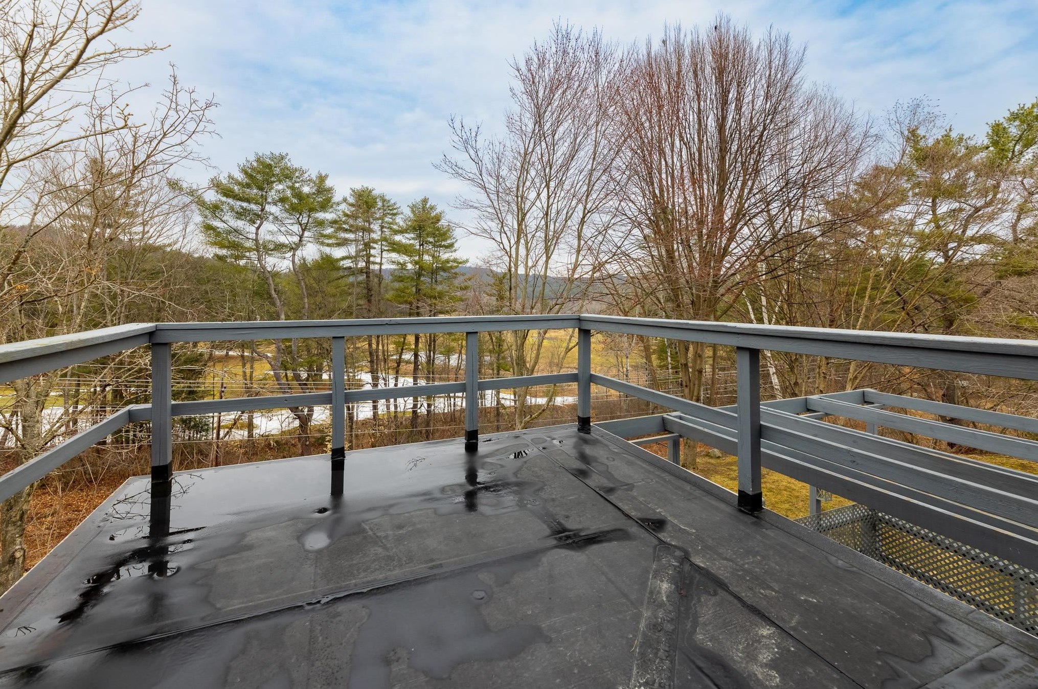 96 Buckingham Pl, Lebanon NH  03766-2609 exterior