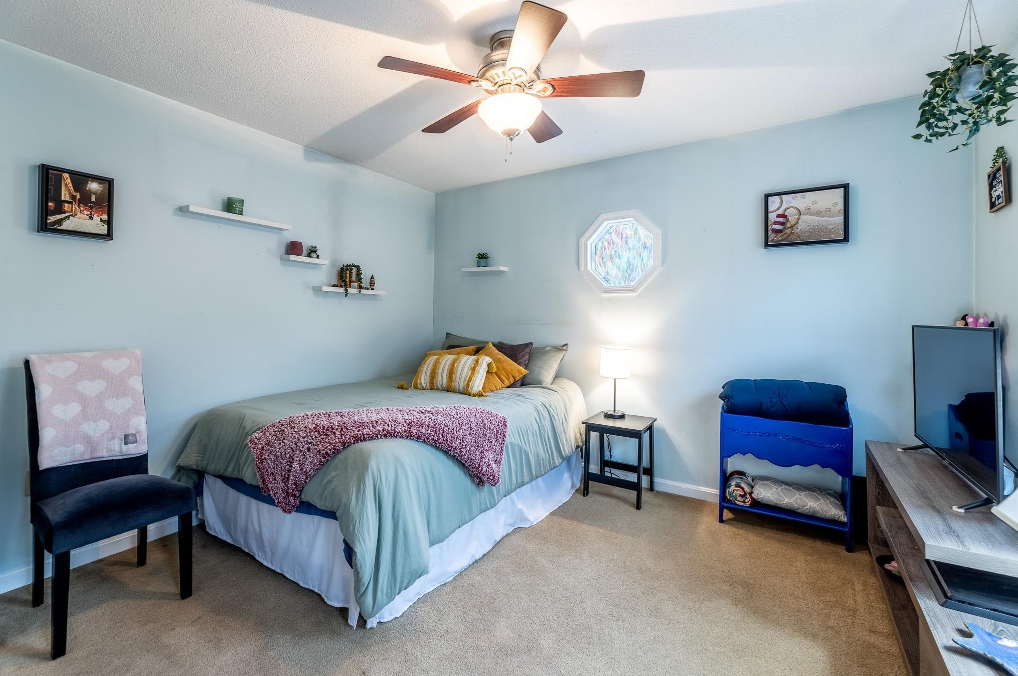 96 Buckingham Pl, Lebanon NH  03766-2609 exterior