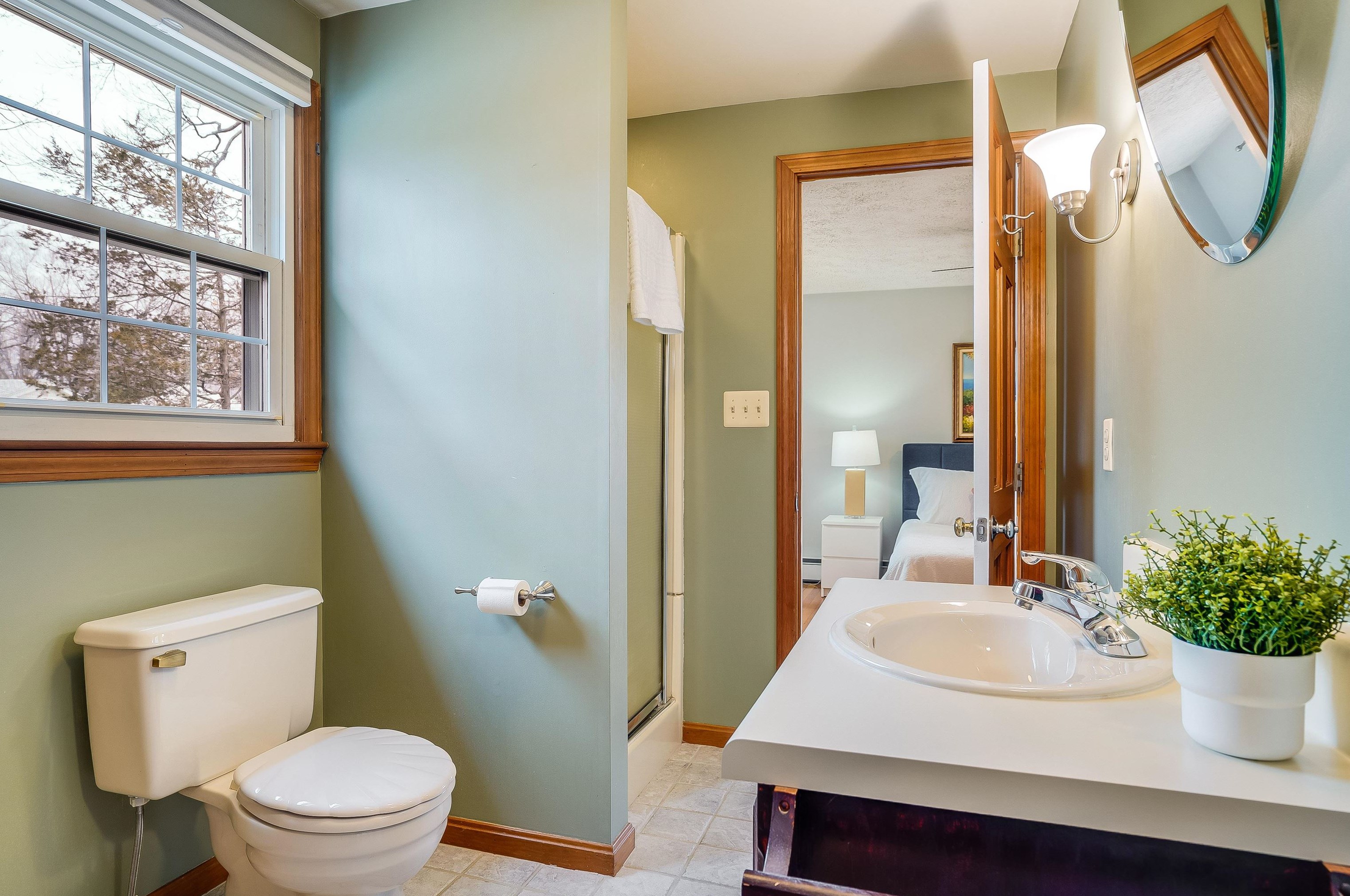 426 Medford St, Manchester NH  03109-4528 exterior