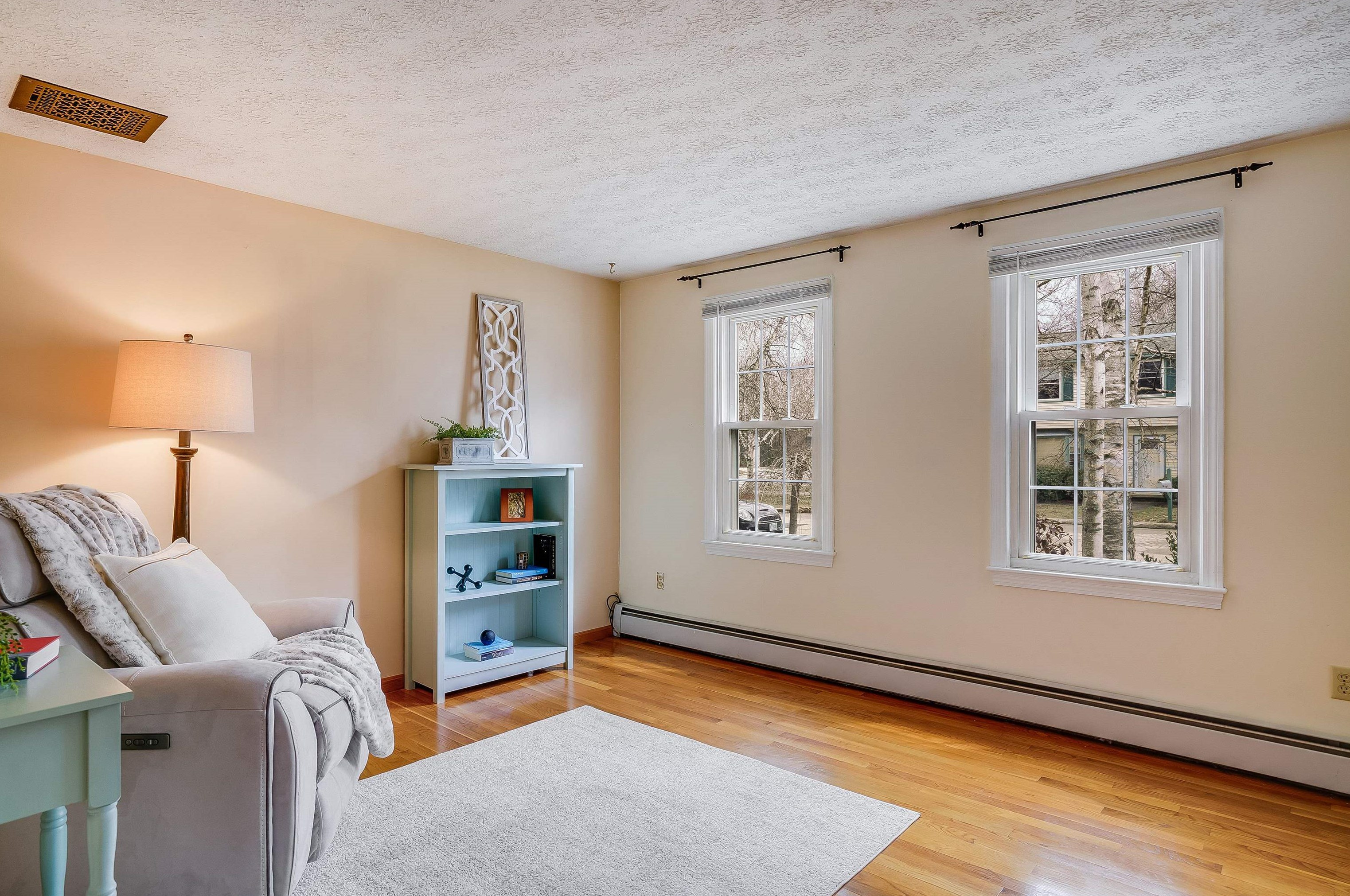 426 Medford St, Manchester NH  03109-4528 exterior