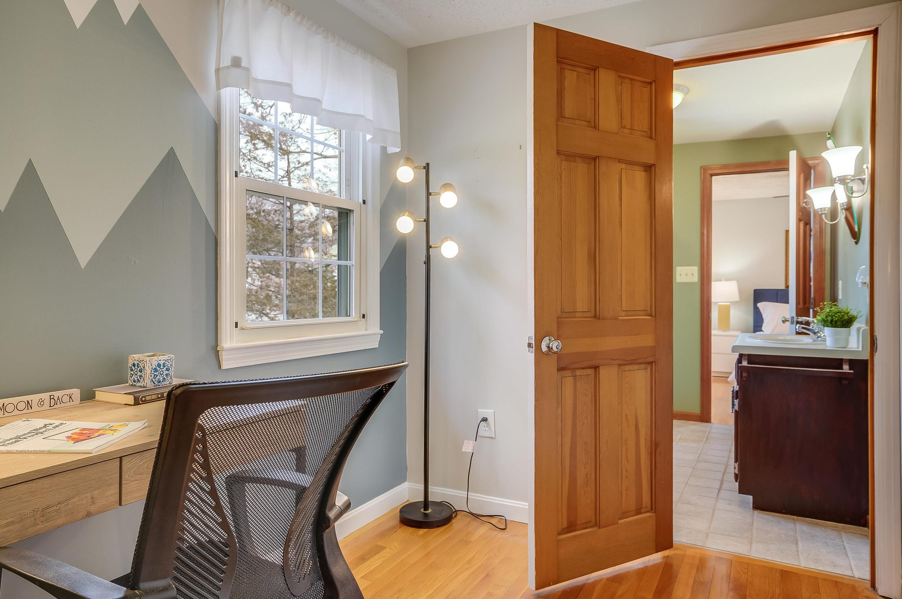 426 Medford St, Manchester NH  03109-4528 exterior