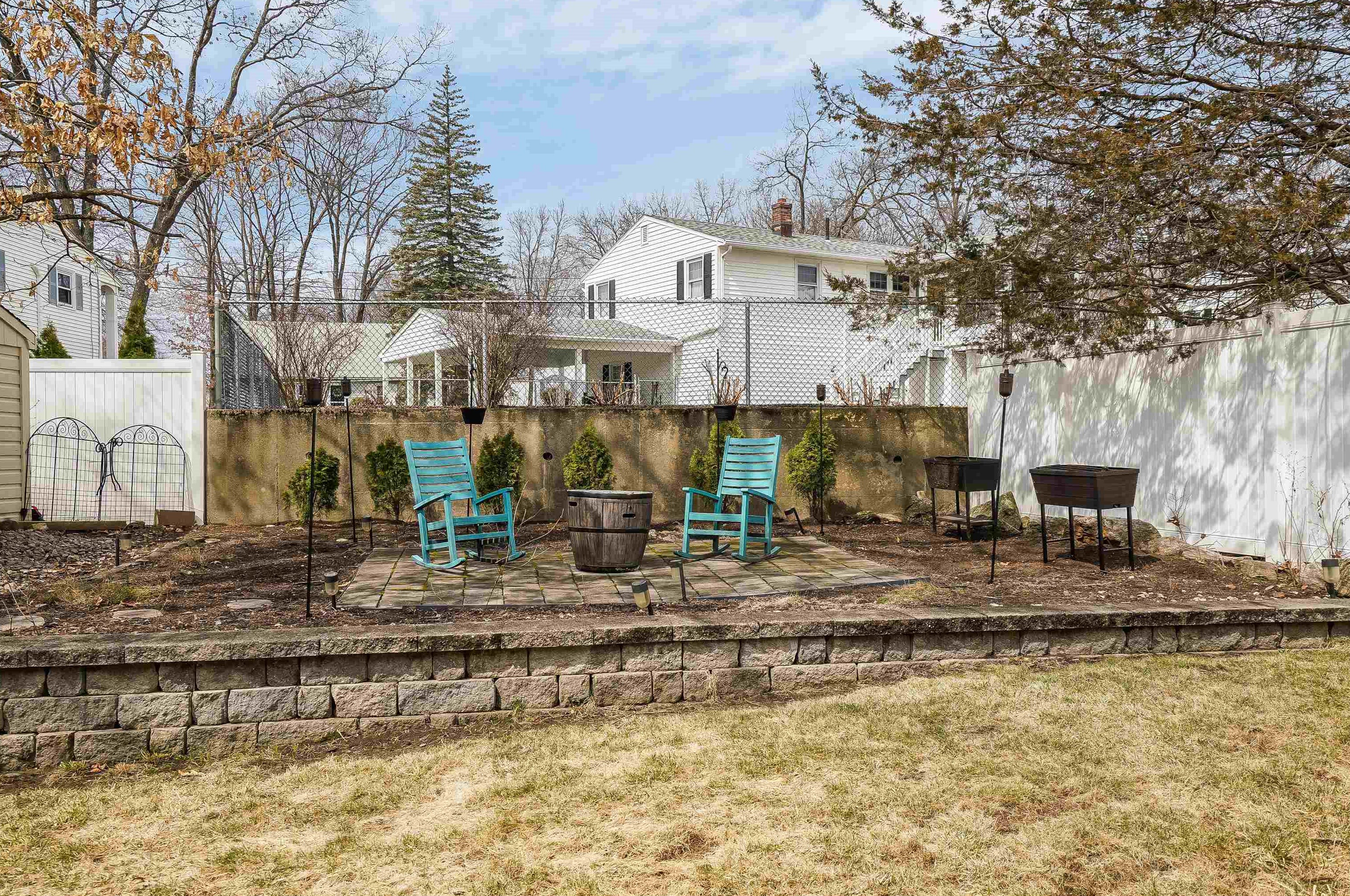 426 Medford St, Manchester NH  03109-4528 exterior