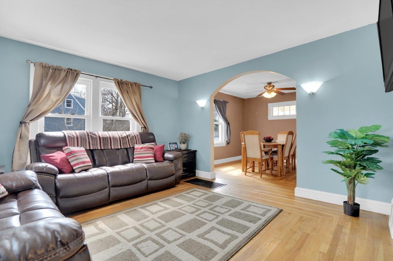 44 Cypress St, Manchester NH  03103-3714 exterior