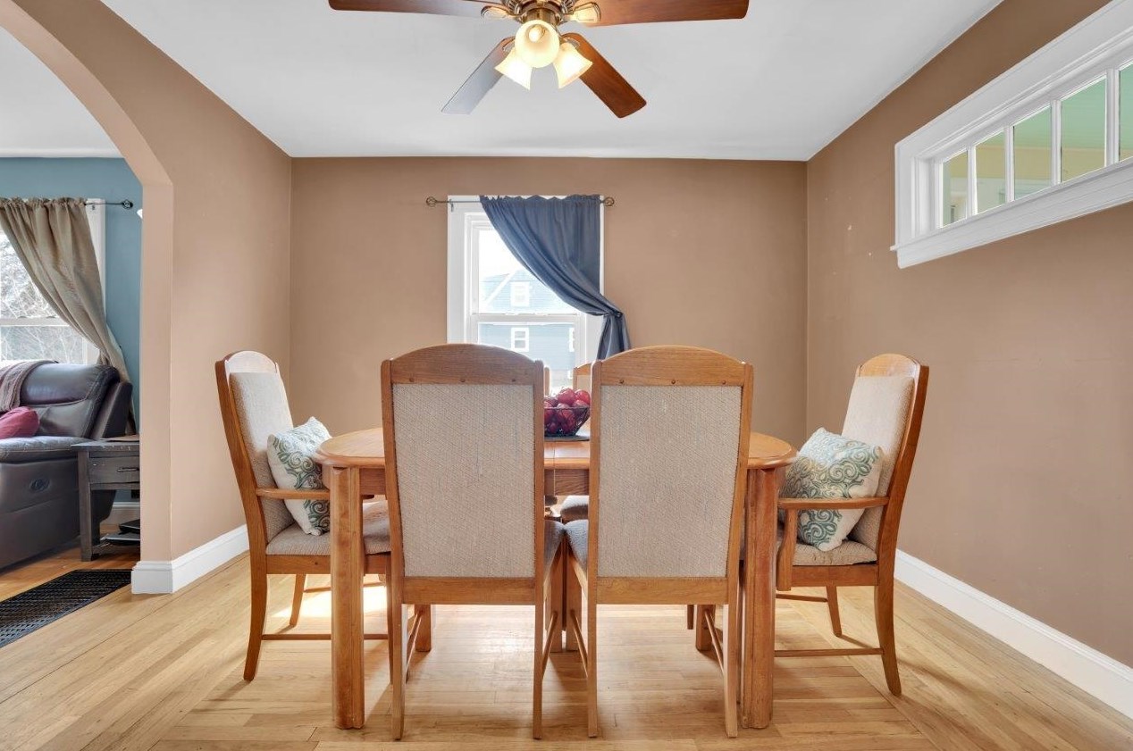 44 Cypress St, Manchester NH  03103-3714 exterior