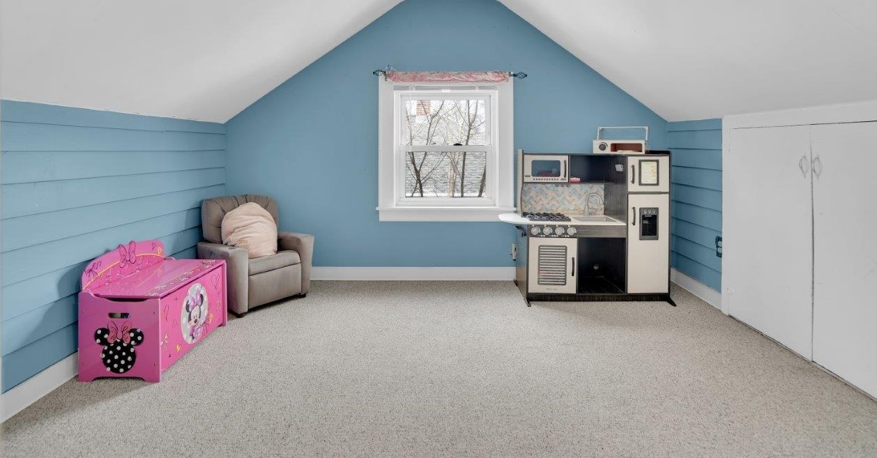 44 Cypress St, Manchester NH  03103-3714 exterior