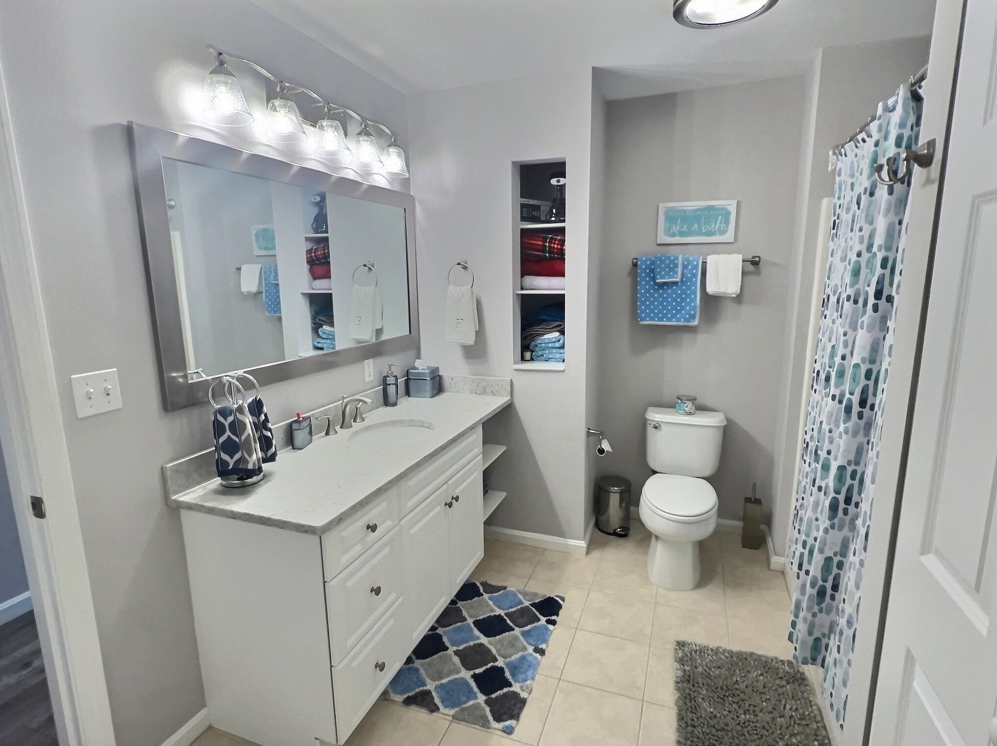 32 Jonathan Cir, Merrimack NH  03054-4899 exterior