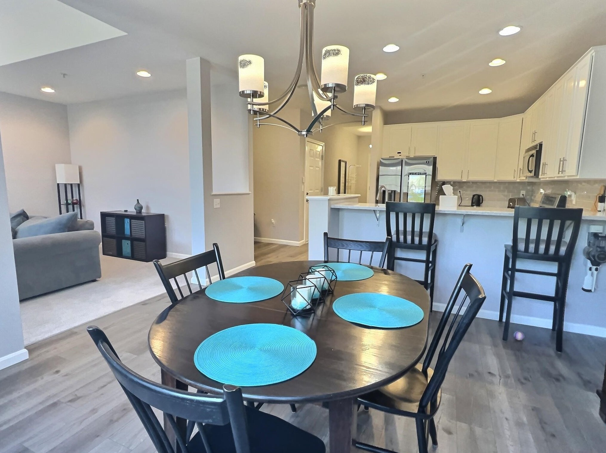 32 Jonathan Cir, Merrimack NH  03054-4899 exterior