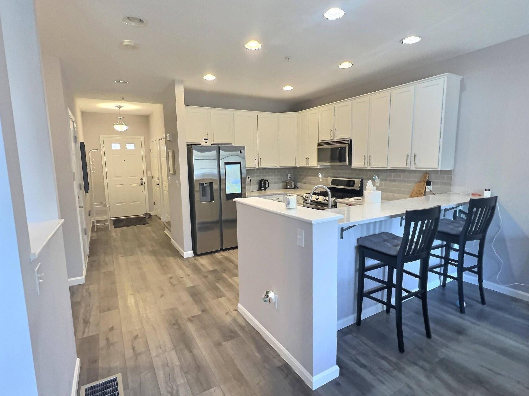 32 Jonathan Cir, Merrimack NH  03054-4899 exterior