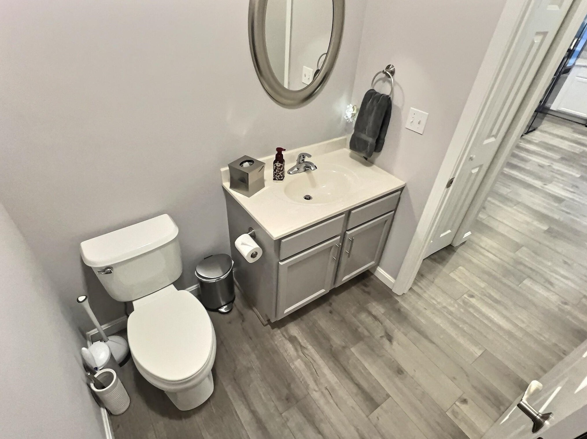 32 Jonathan Cir, Merrimack NH  03054-4899 exterior