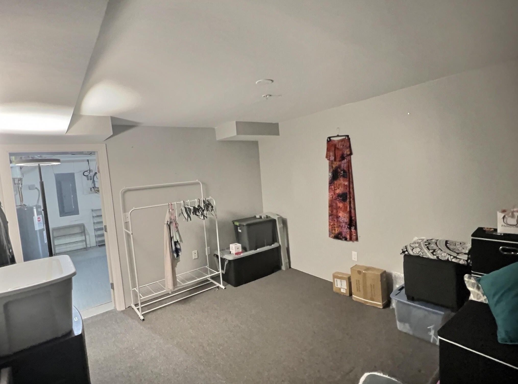 32 Jonathan Cir, Merrimack NH  03054-4899 exterior