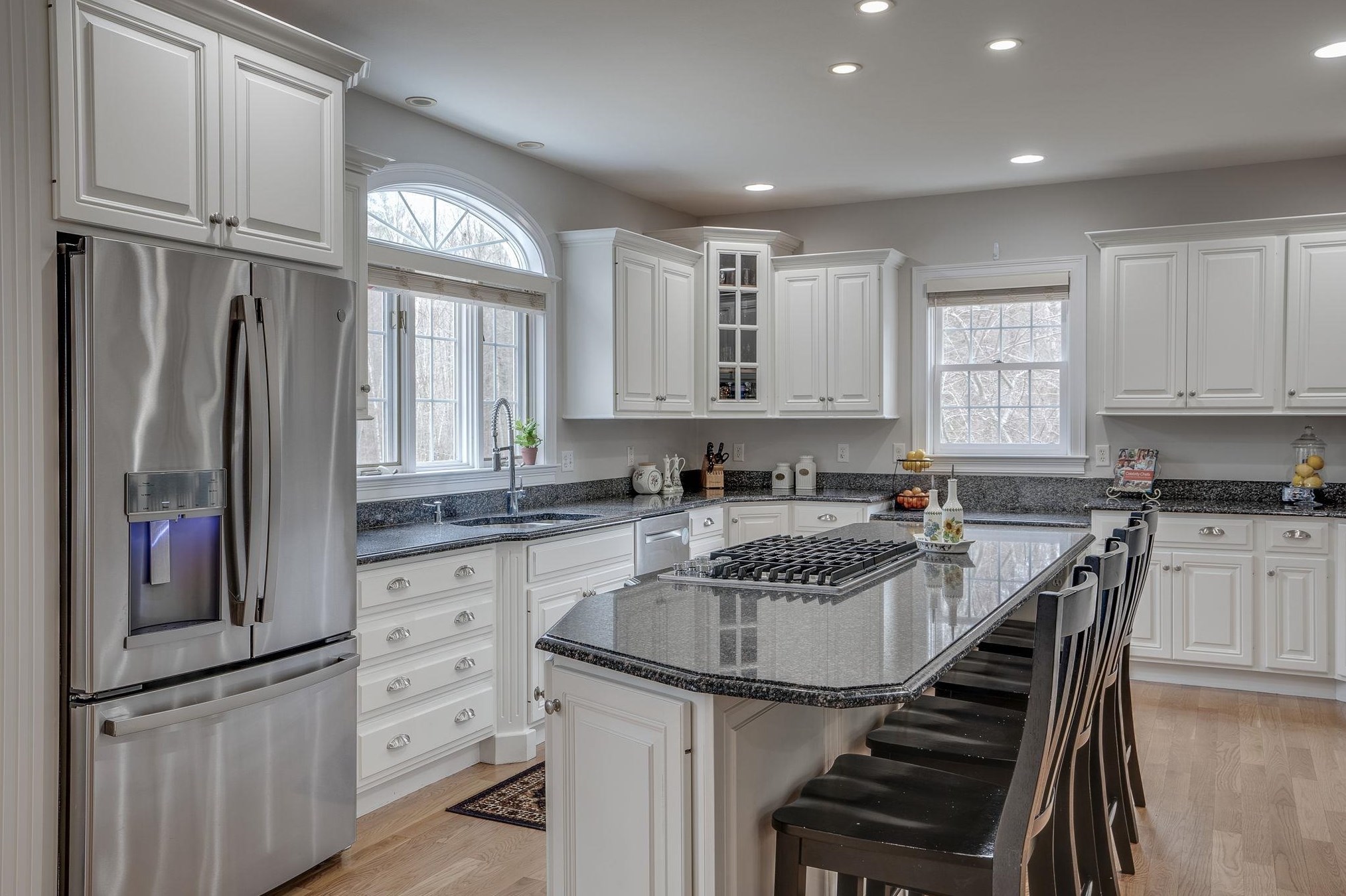 78 Rolling Woods Dr, Manchester NH  03110-4540 exterior