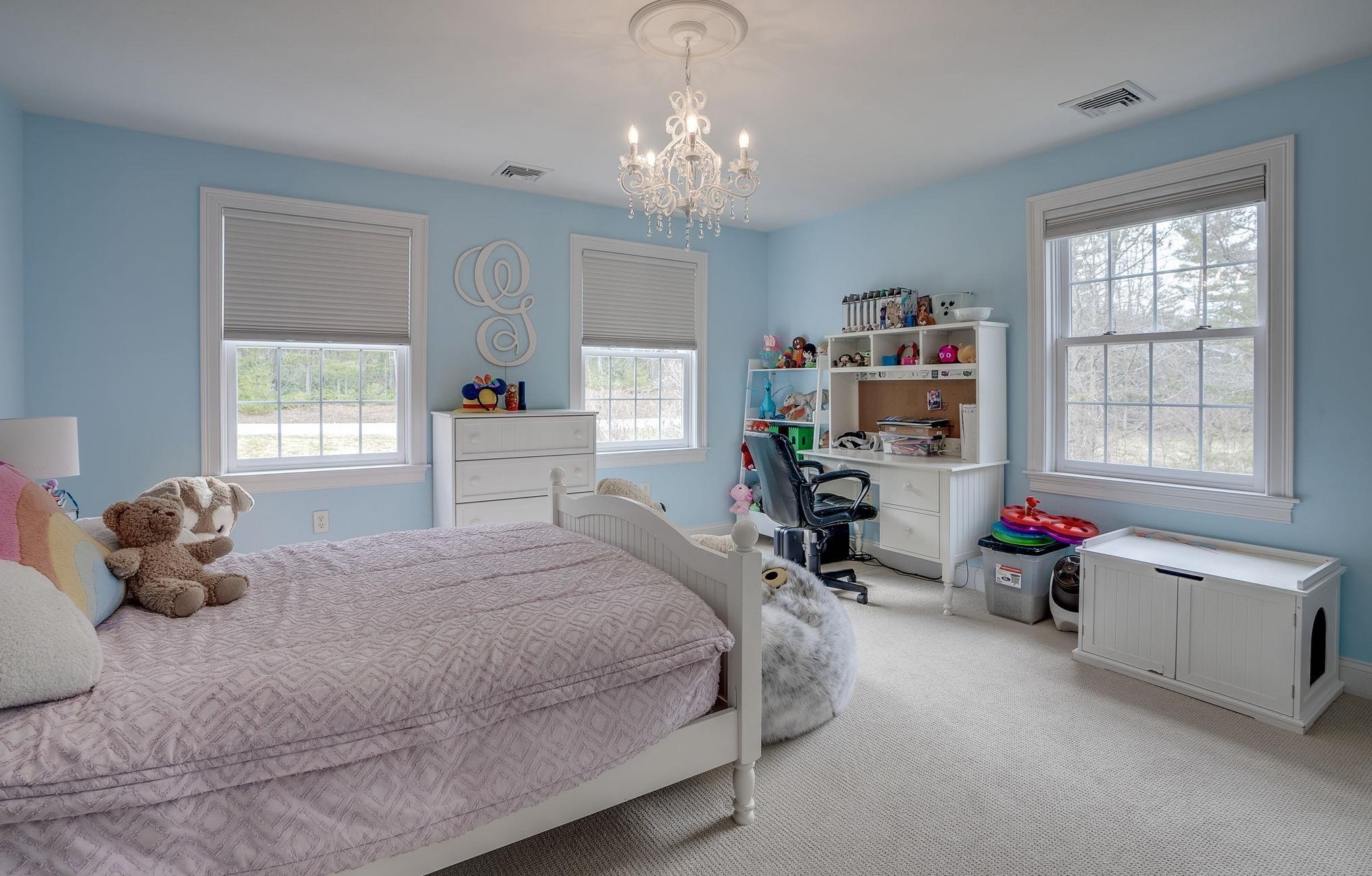 78 Rolling Woods Dr, Manchester NH  03110-4540 exterior