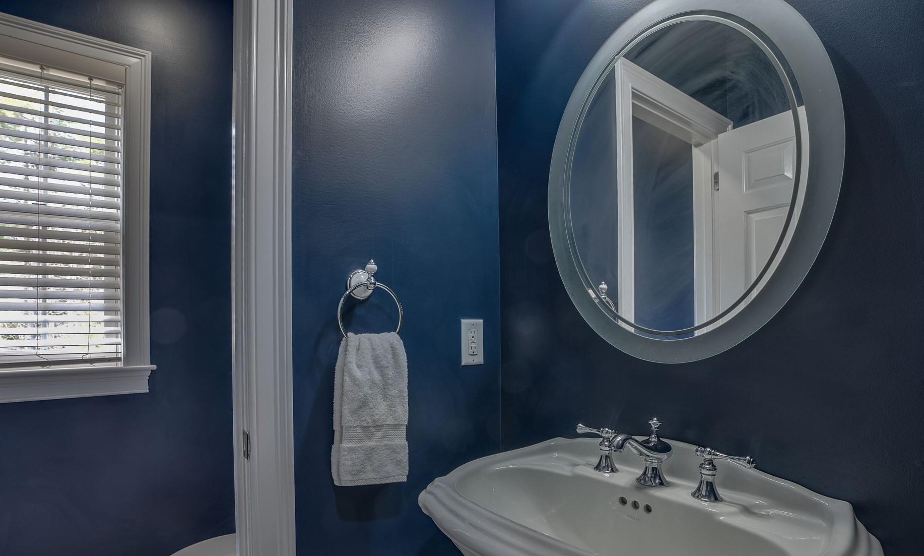 78 Rolling Woods Dr, Manchester NH  03110-4540 exterior