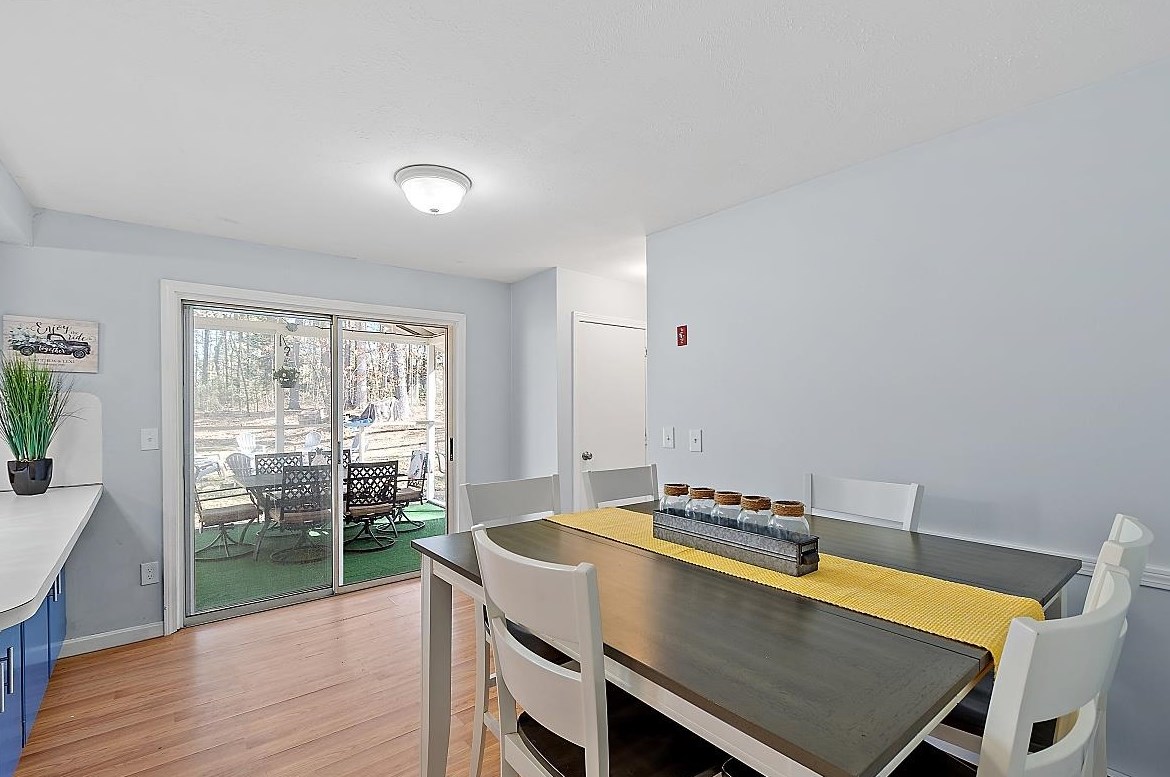 58 Bean Rd, Merrimack NH  03054-2418 exterior