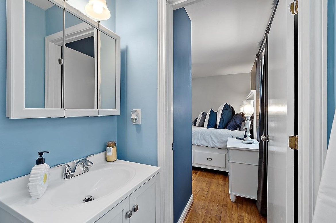 58 Bean Rd, Merrimack NH  03054-2418 exterior