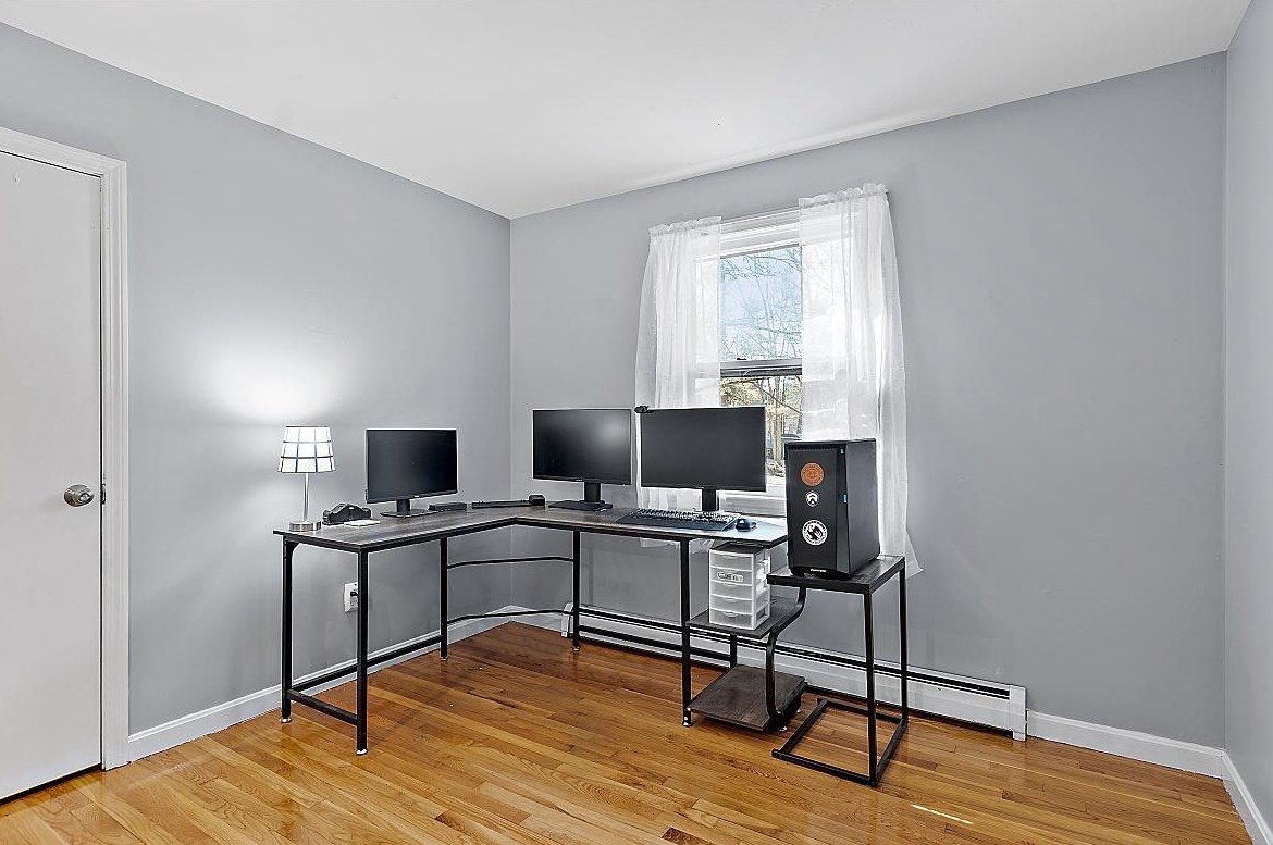 58 Bean Rd, Merrimack NH  03054-2418 exterior