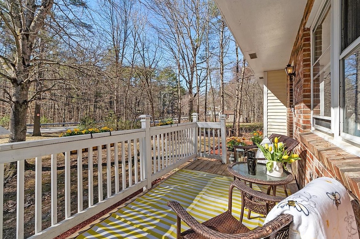 58 Bean Rd, Merrimack NH  03054-2418 exterior