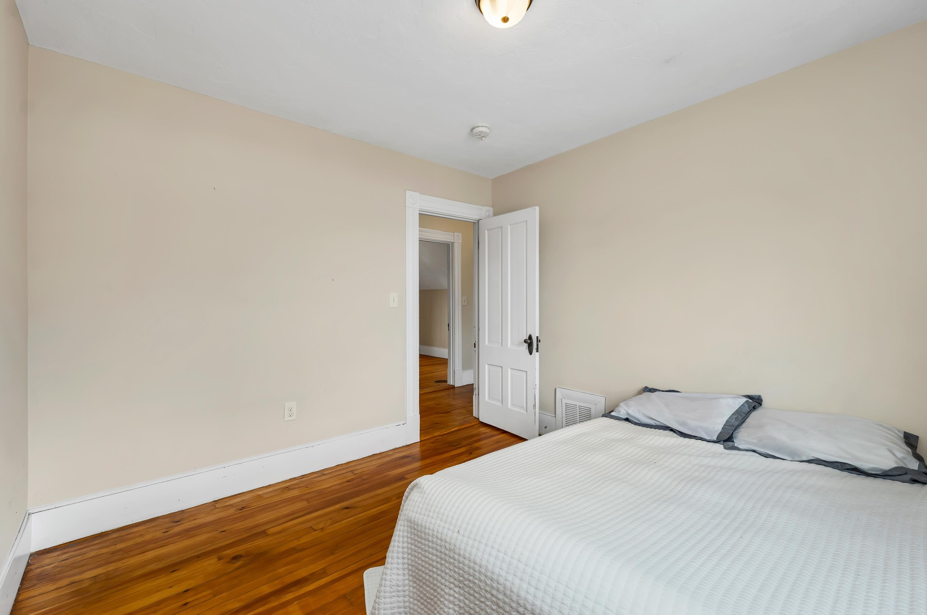 1 Crawford St, Bridgewater NH  03264-1401 exterior