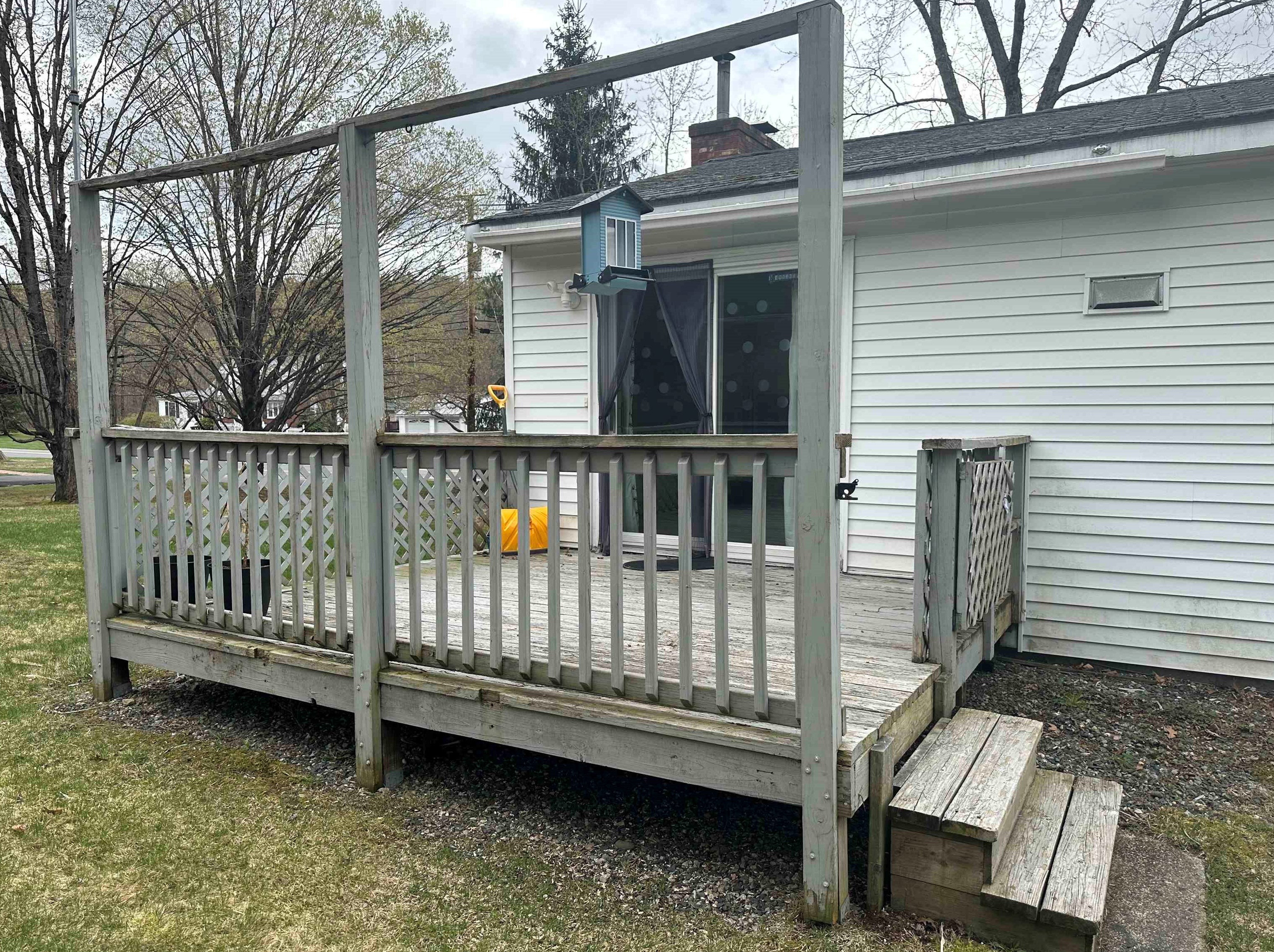 241 Meriden Rd, Lebanon NH  03766-2301 exterior