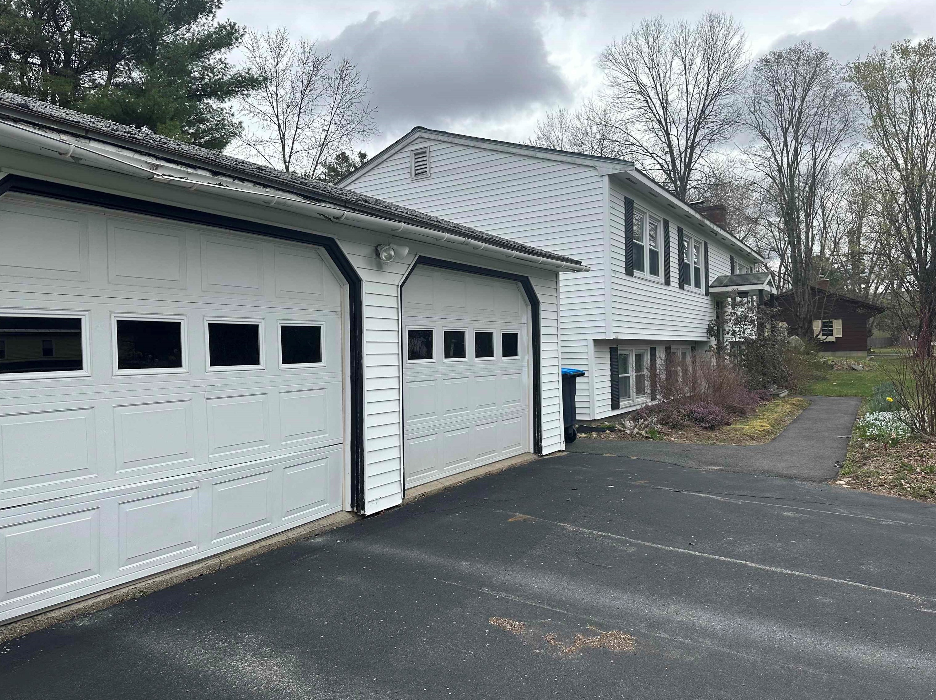 241 Meriden Rd, Lebanon NH  03766-2301 exterior