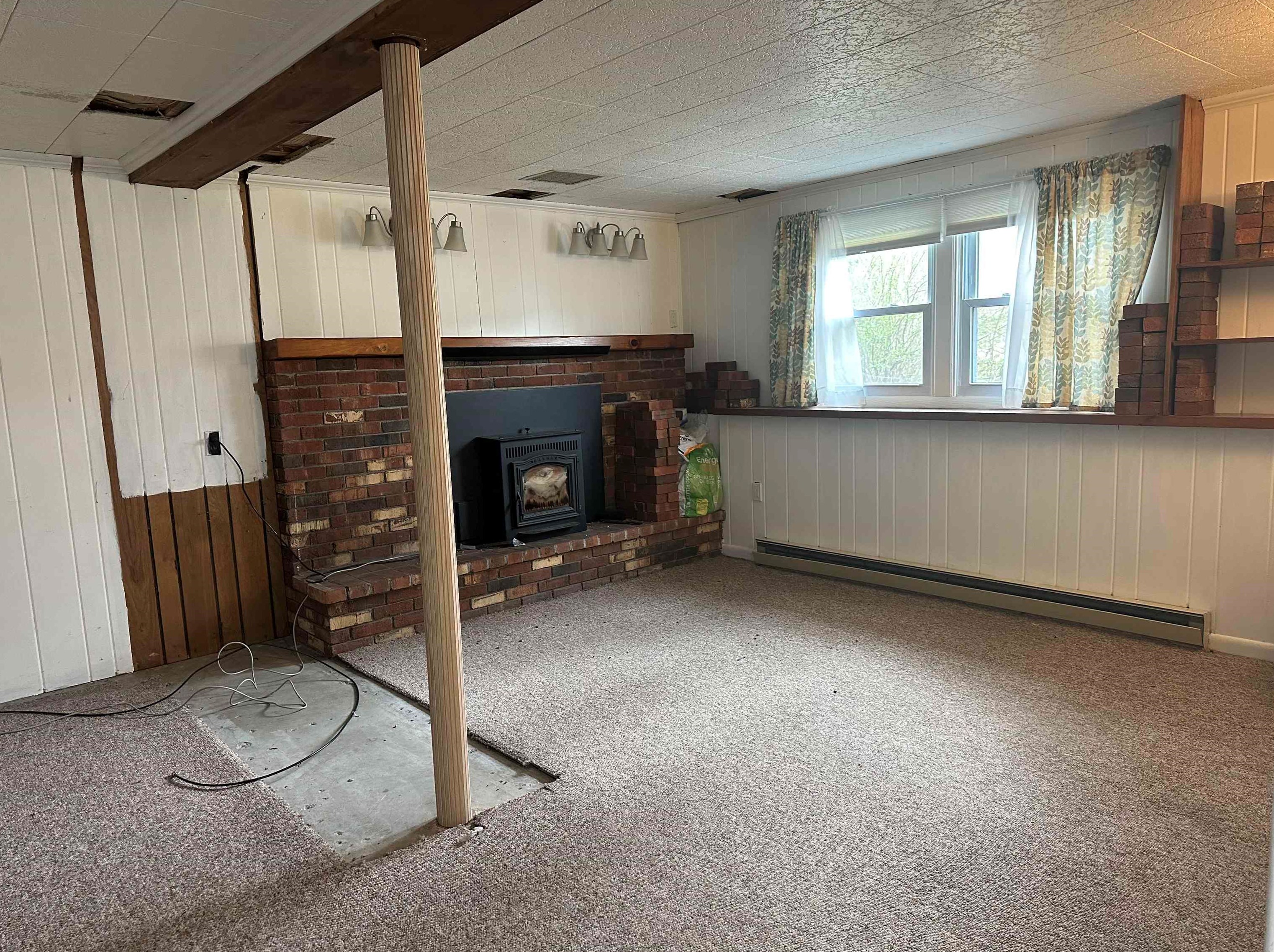 241 Meriden Rd, Lebanon NH  03766-2301 exterior