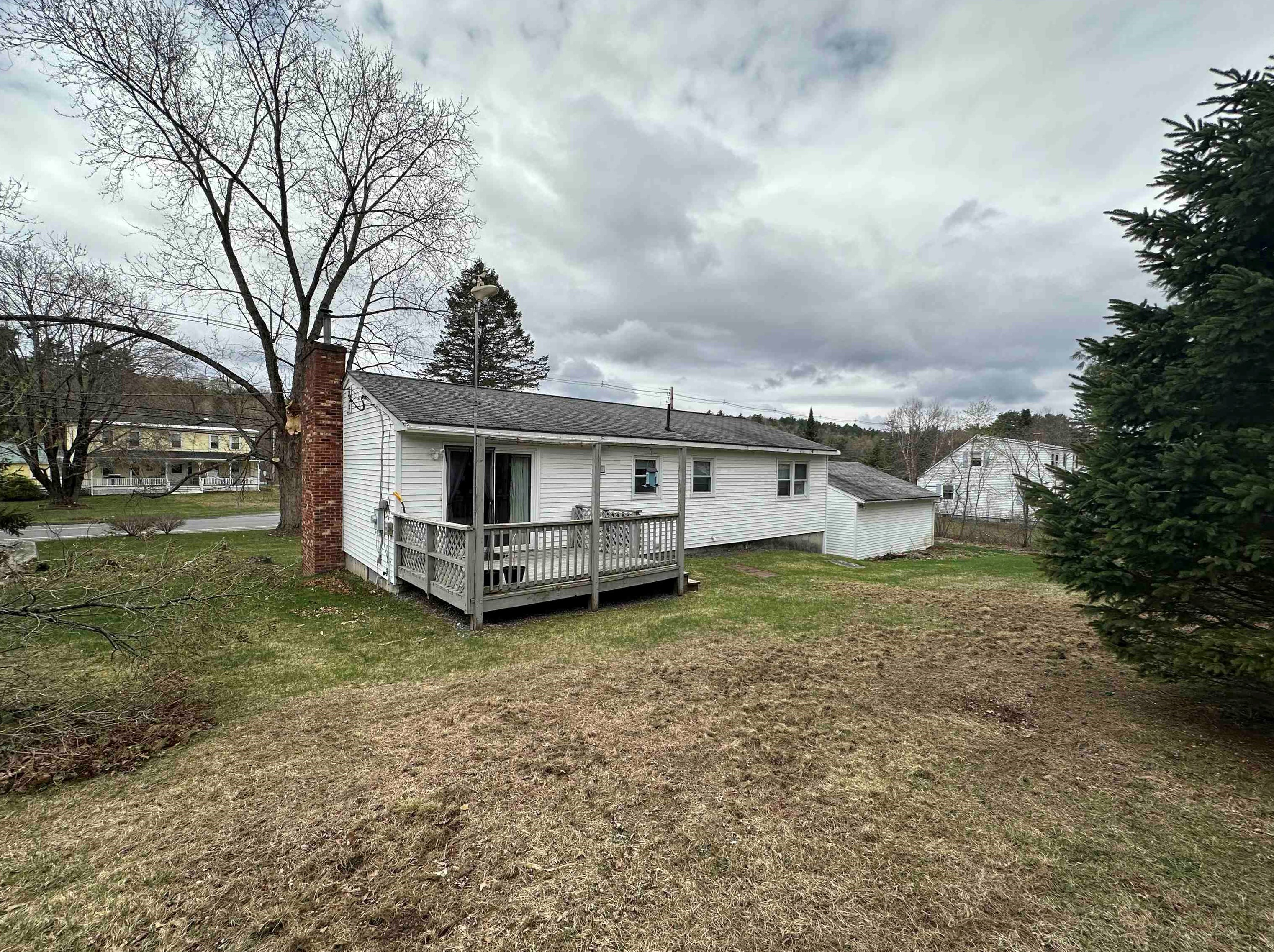 241 Meriden Rd, Lebanon NH  03766-2301 exterior