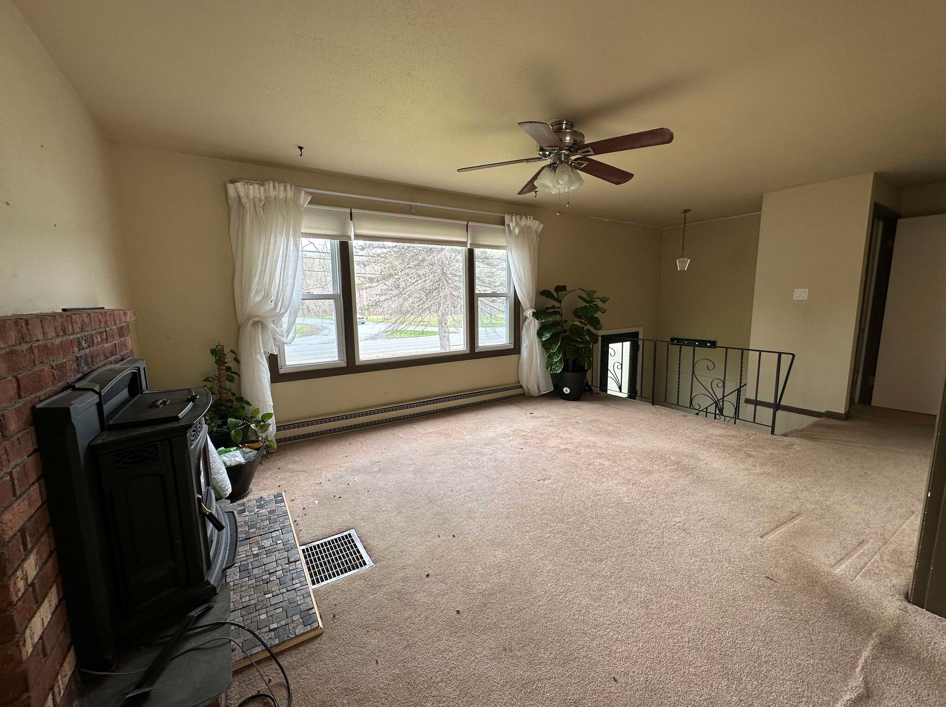 241 Meriden Rd, Lebanon NH  03766-2301 exterior