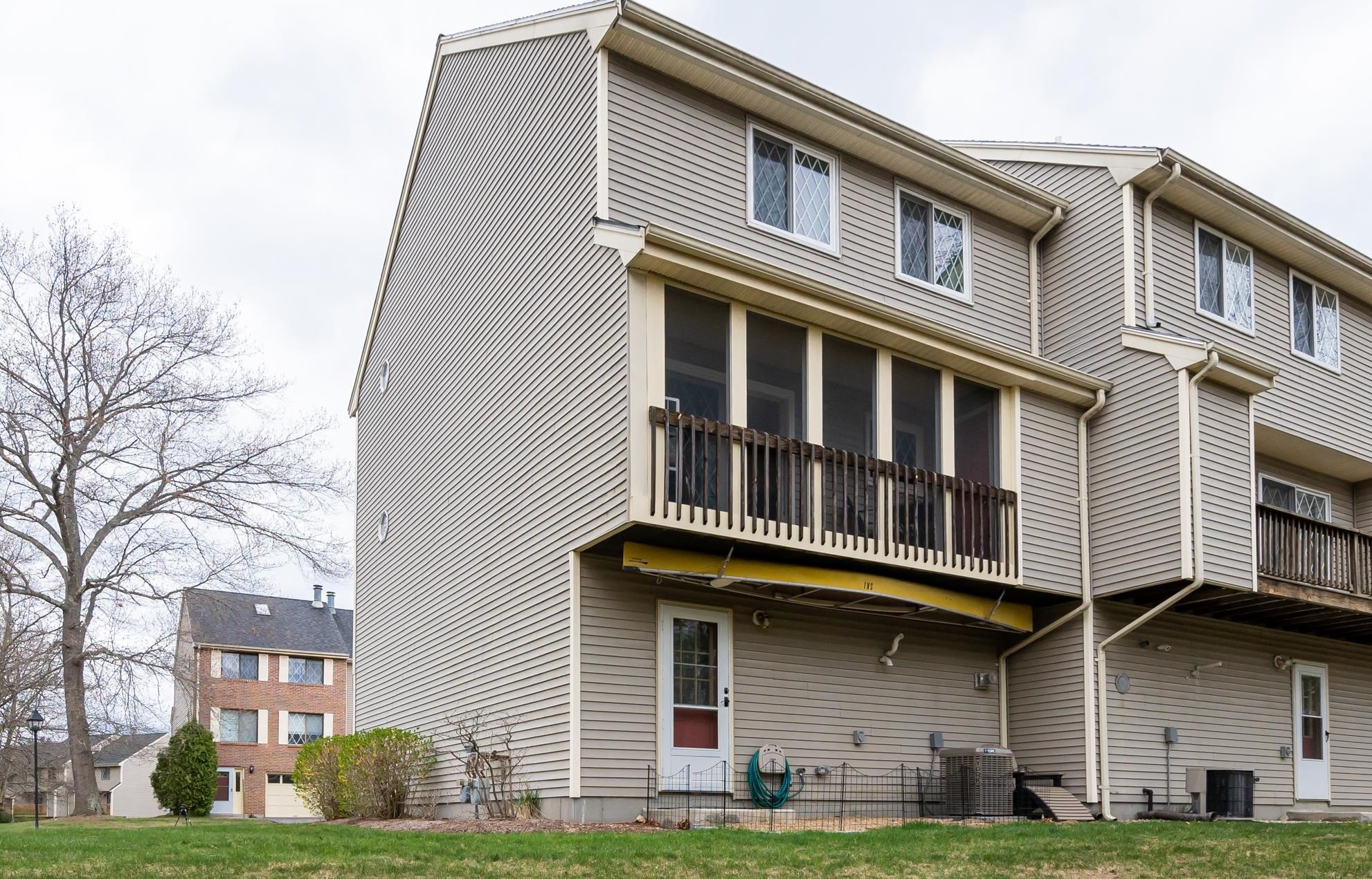 8 Burberry Ct, Merrimack NH exterior