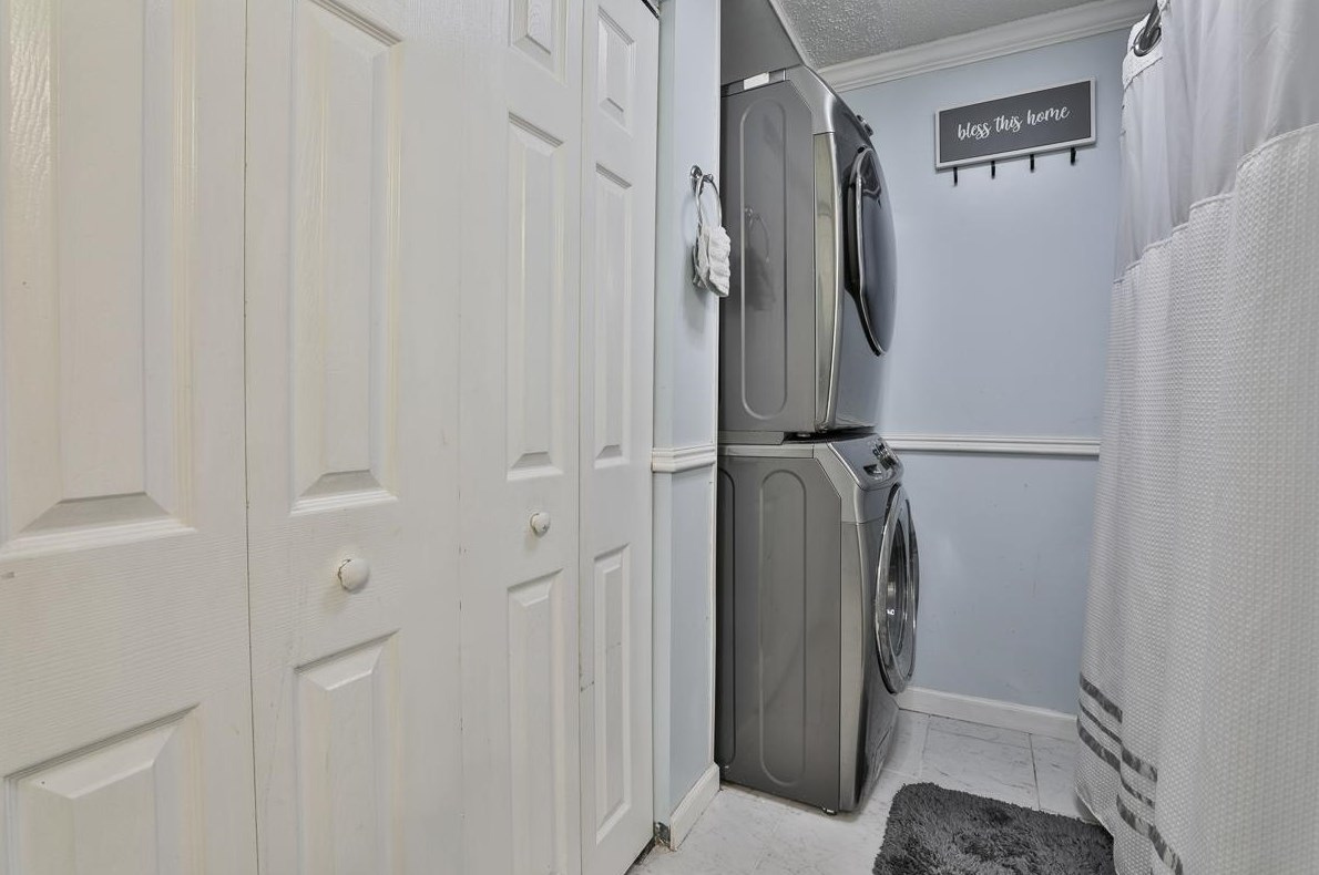 525 Abbott Farm Ln, Hudson NH  03051-3686 exterior