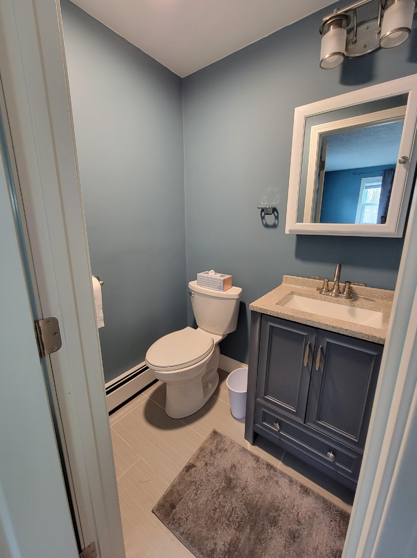 9 Pleasant View Dr, Manchester NH  03106-1635 exterior