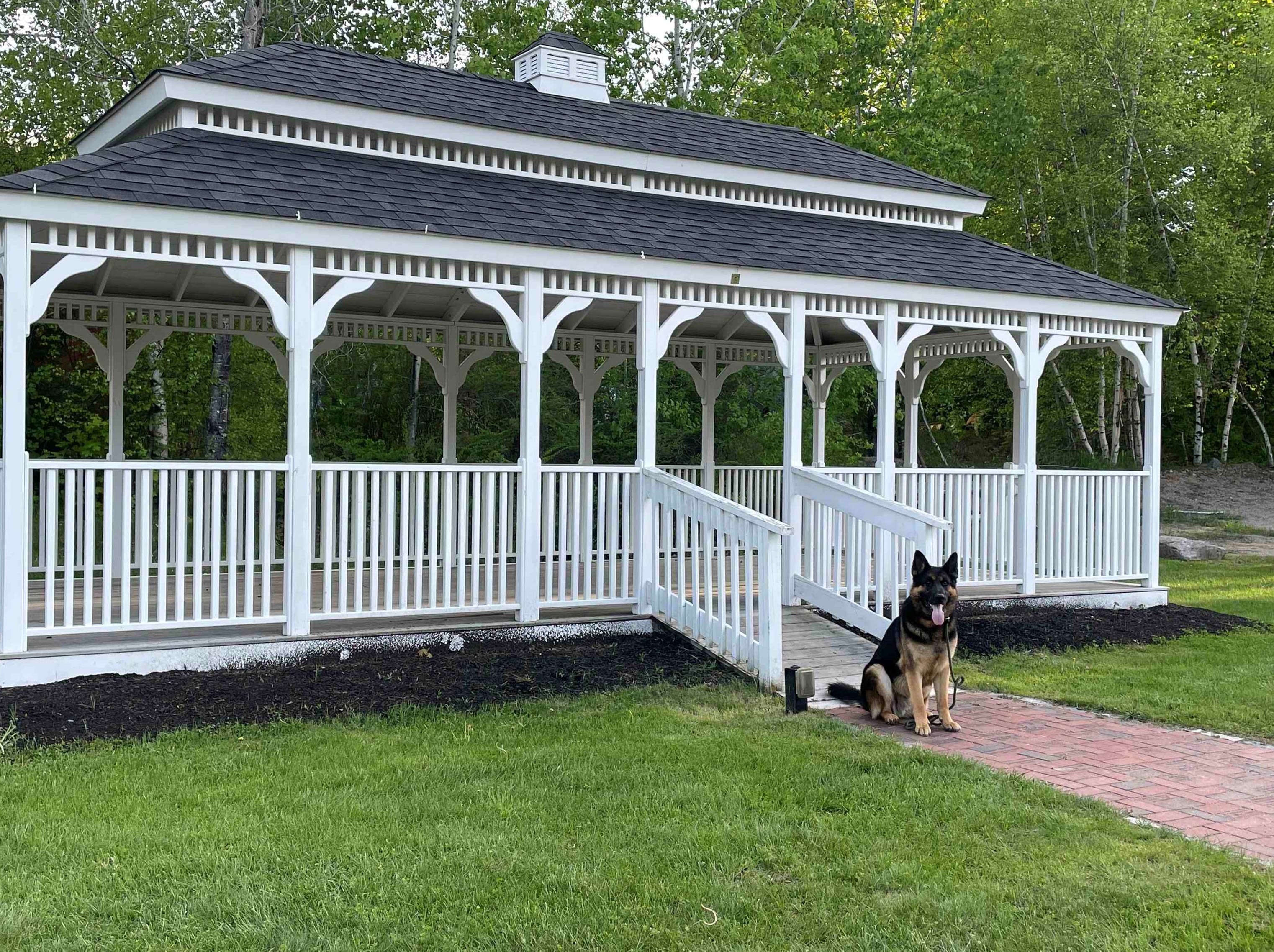 32 Barrington Cir, Ctr Ossipee NH  03814-7103 exterior