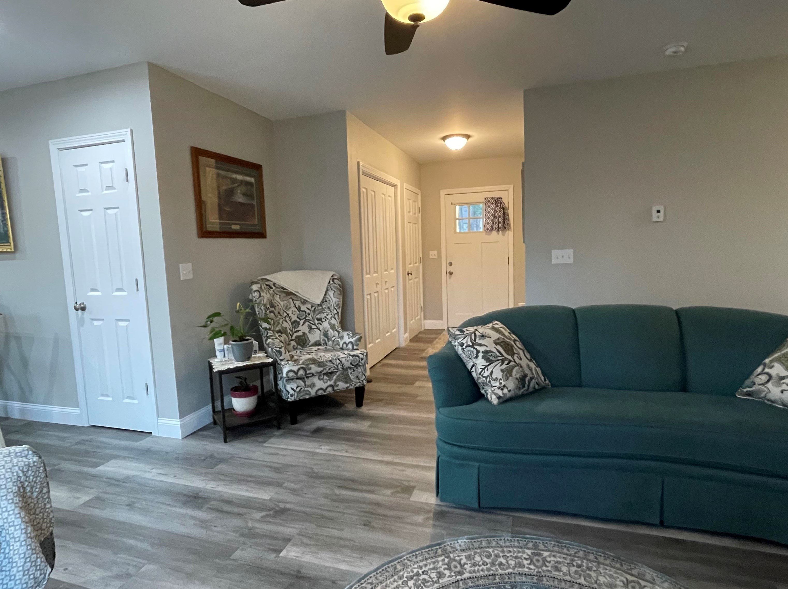 32 Barrington Cir, Ctr Ossipee NH  03814-7103 exterior