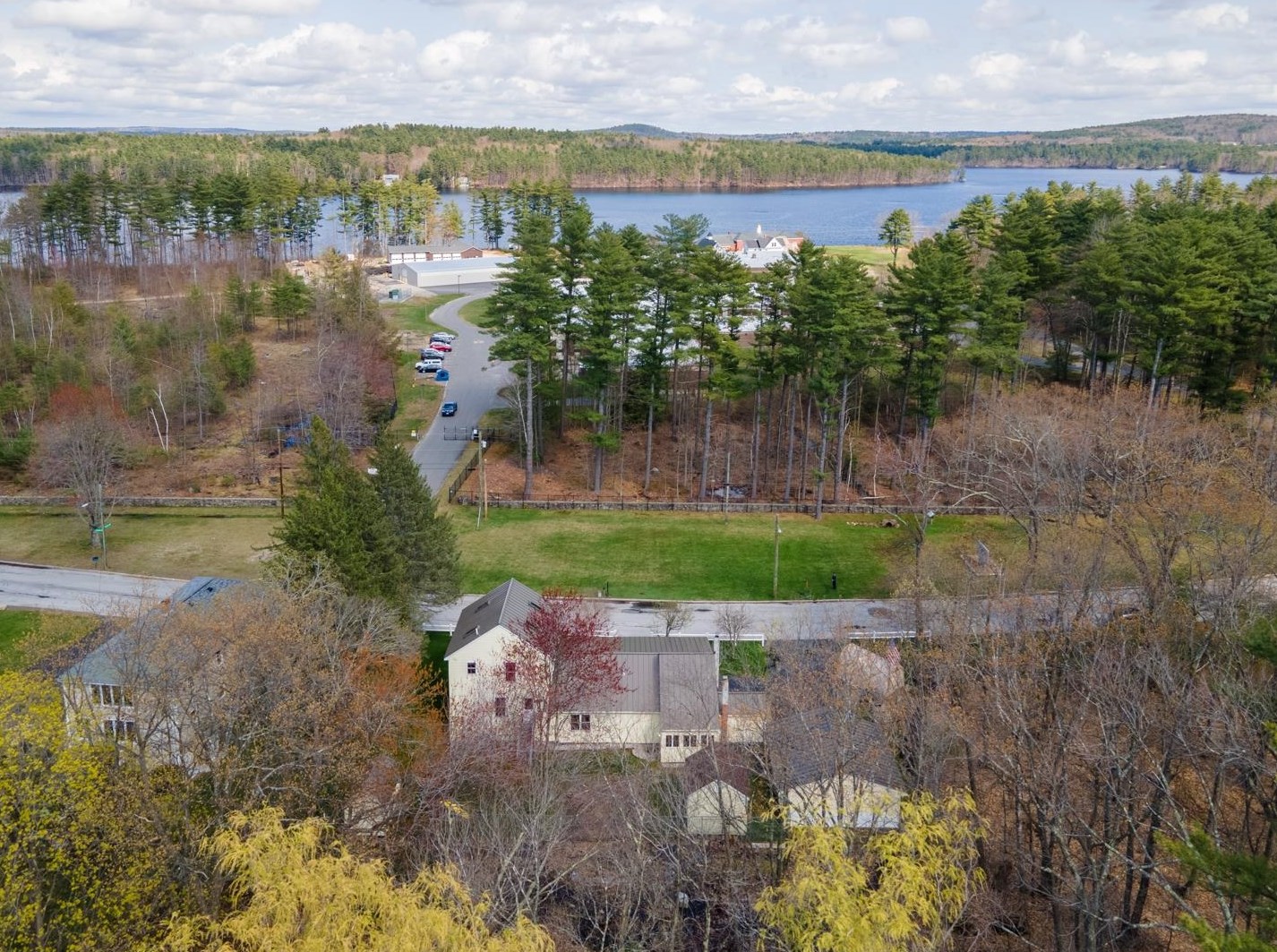 1630 Lake Shore Rd, Manchester NH  03109-5711 exterior