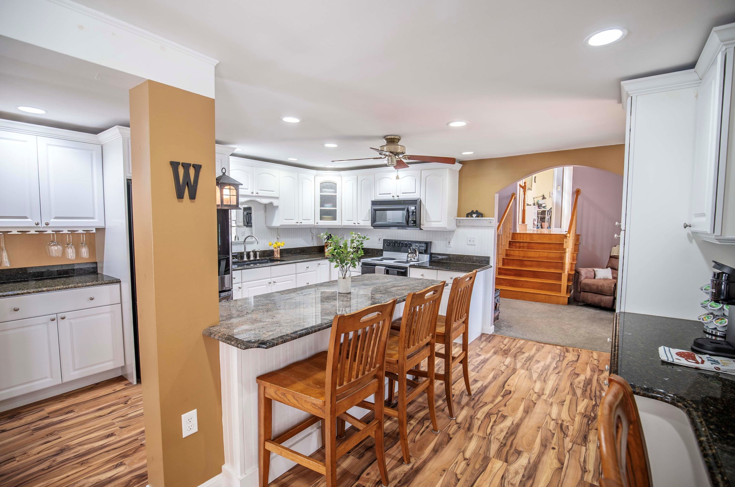 1630 Lake Shore Rd, Manchester NH  03109-5711 exterior