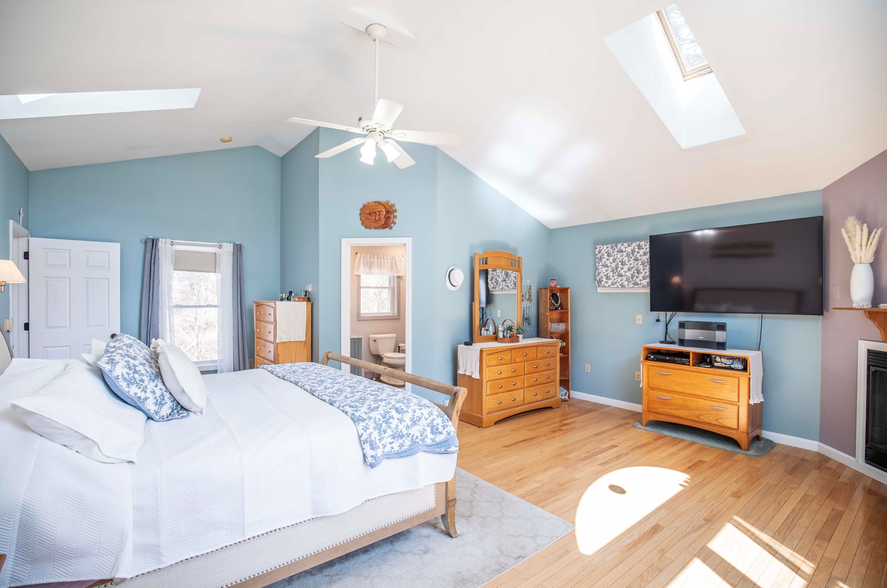 1630 Lake Shore Rd, Manchester NH  03109-5711 exterior