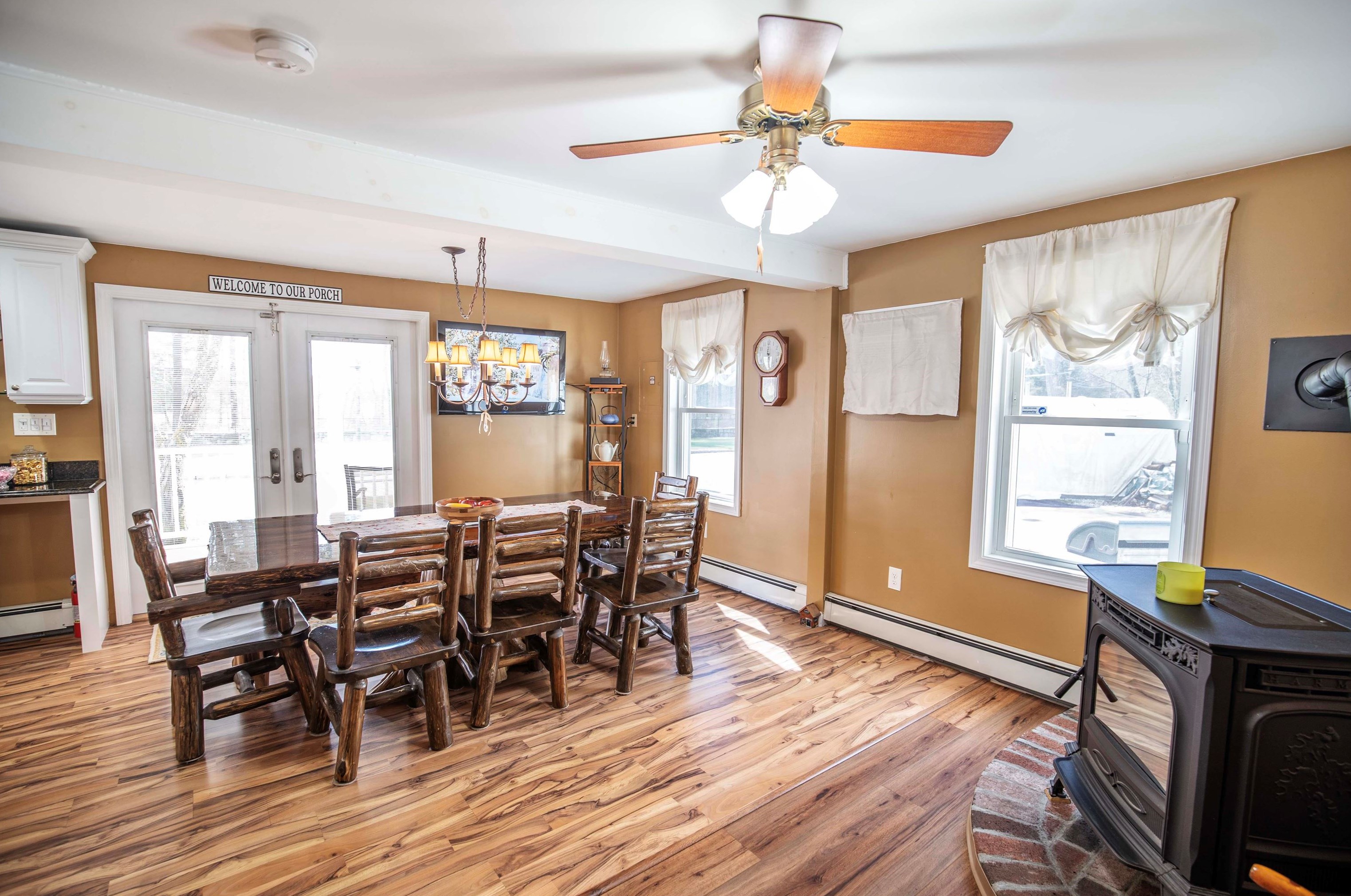 1630 Lake Shore Rd, Manchester NH  03109-5711 exterior