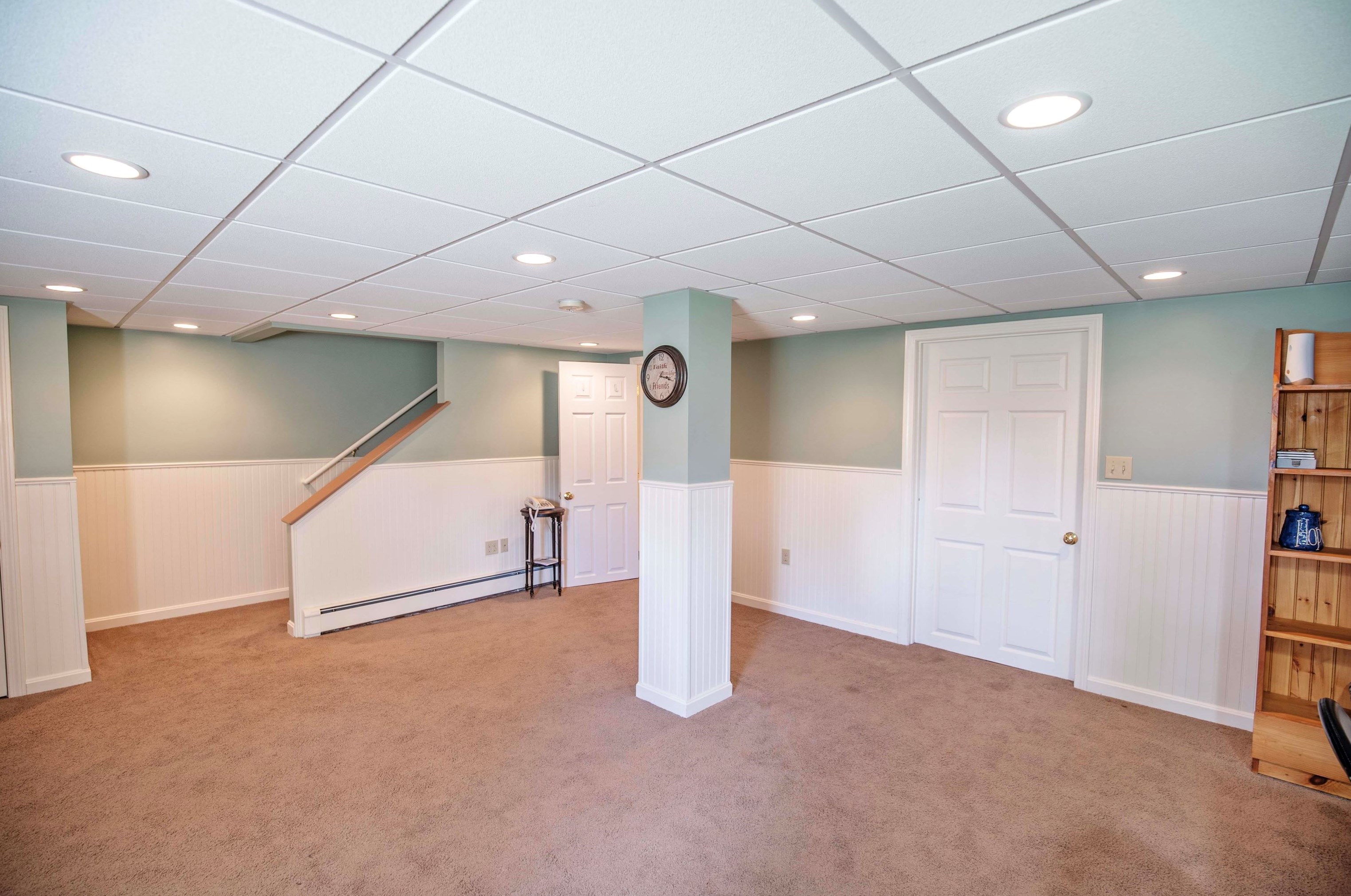 1630 Lake Shore Rd, Manchester NH  03109-5711 exterior