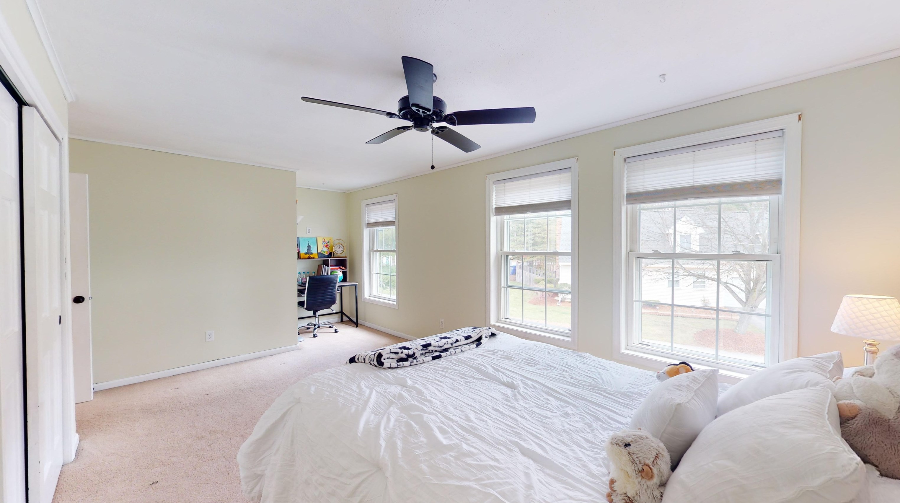 33 Old Orchard Way, Manchester NH  03103-2368 exterior
