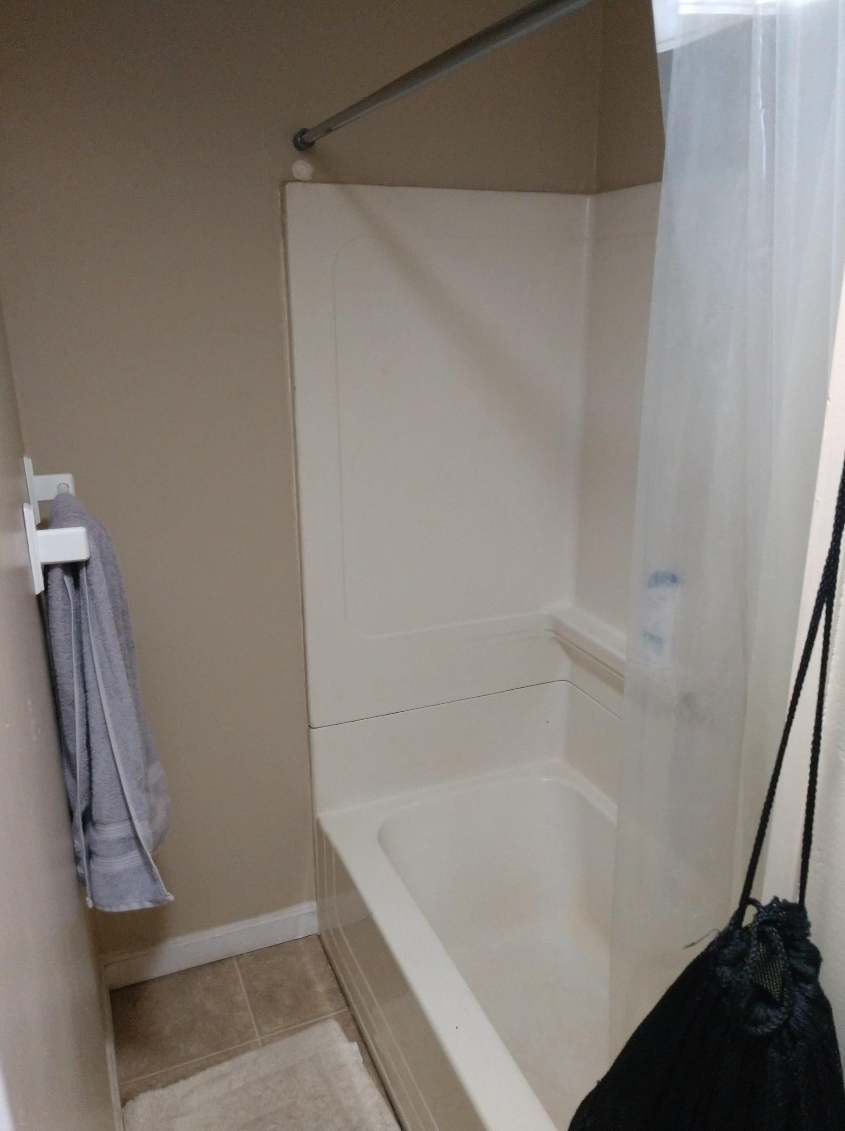 202 Notre Dame Ave, Manchester NH  03102-3942 exterior