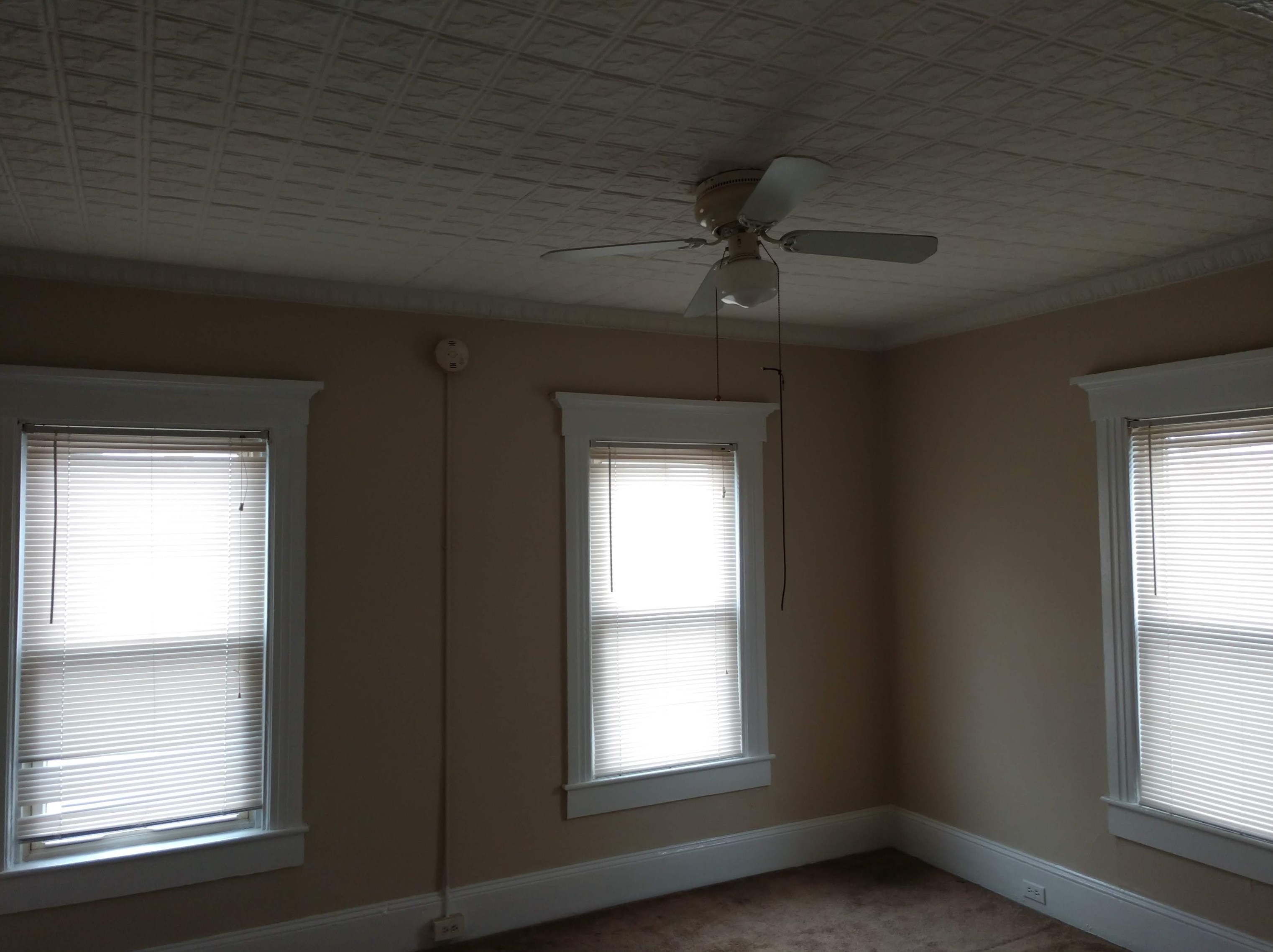 202 Notre Dame Ave, Manchester NH  03102-3942 exterior