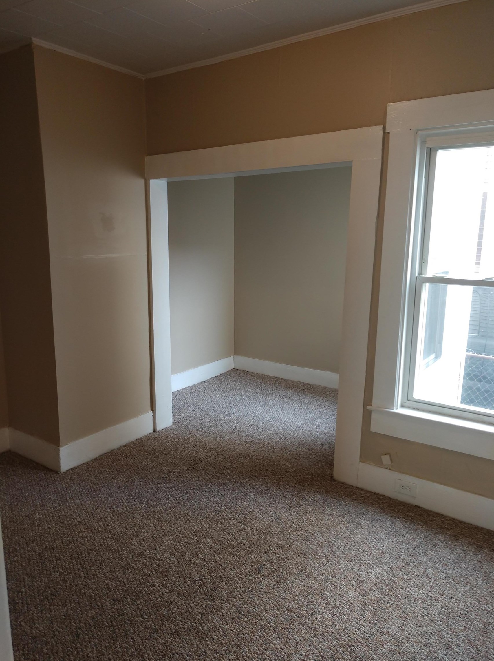 202 Notre Dame Ave, Manchester NH  03102-3942 exterior