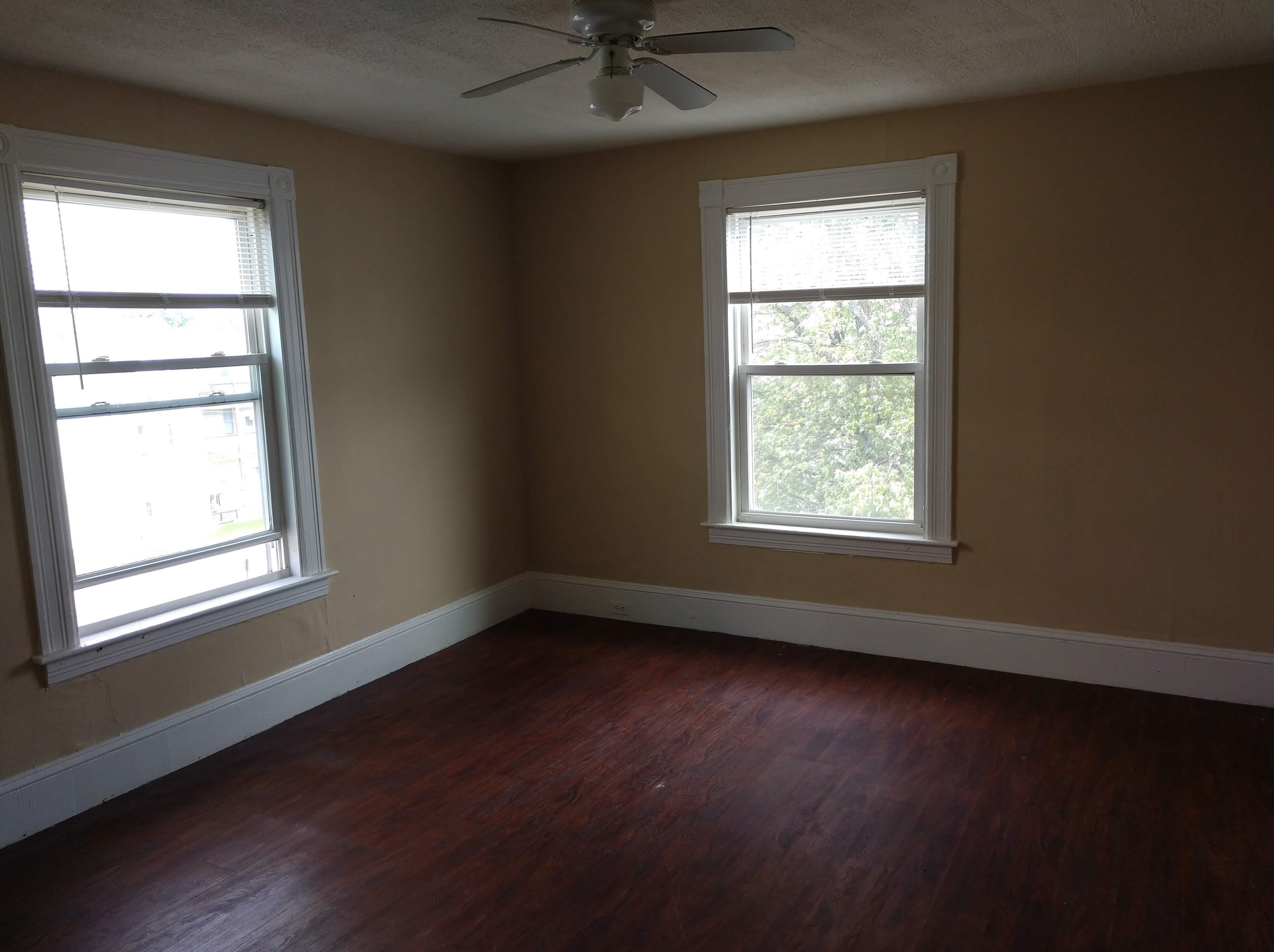 202 Notre Dame Ave, Manchester NH  03102-3942 exterior