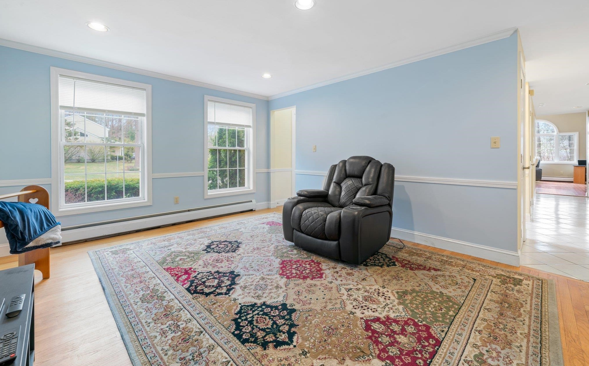 18 Julia Dr, Manchester NH  03106-2223 exterior