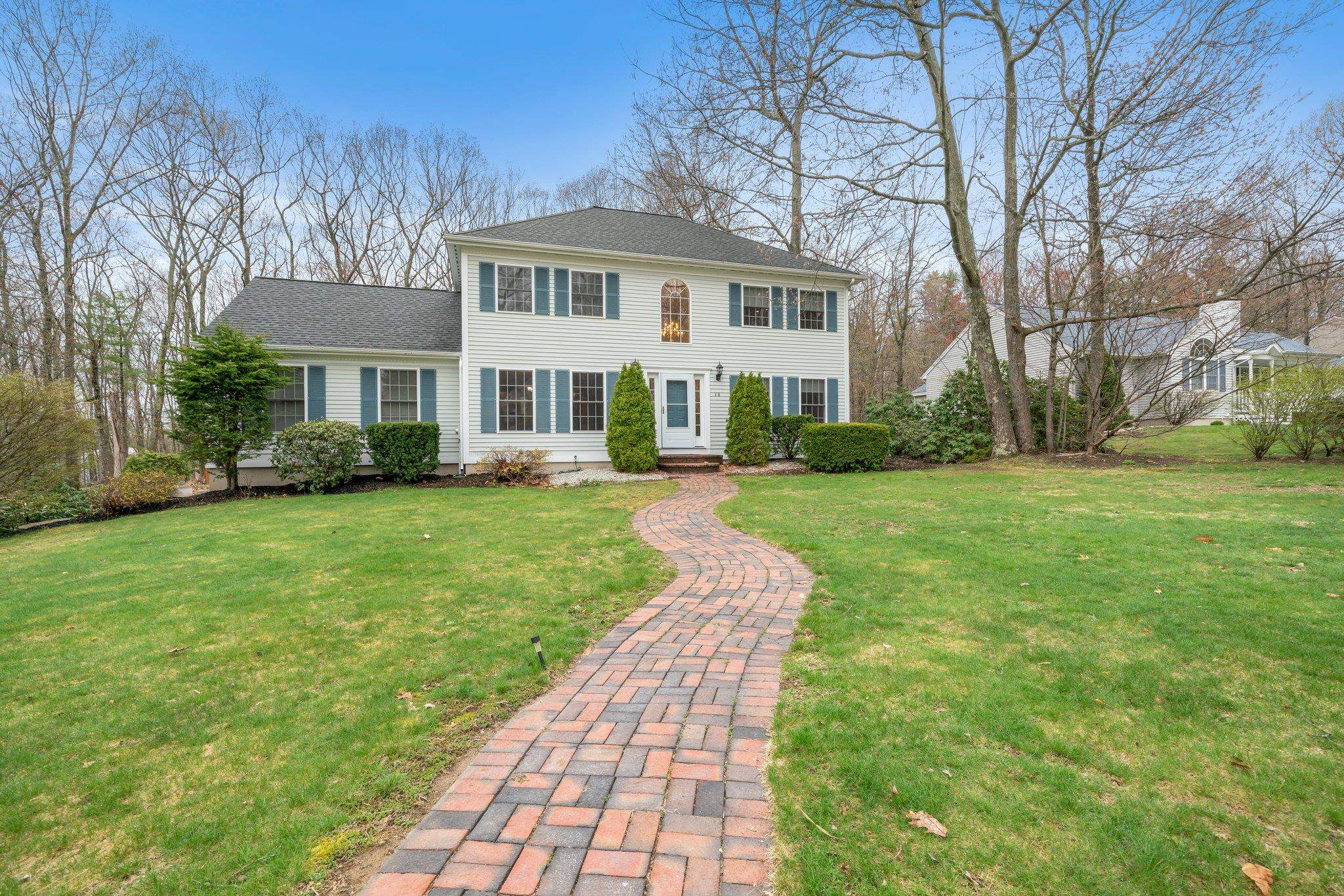 18 Julia Dr, Hooksett, NH 03106 MLS 4950349 Coldwell Banker